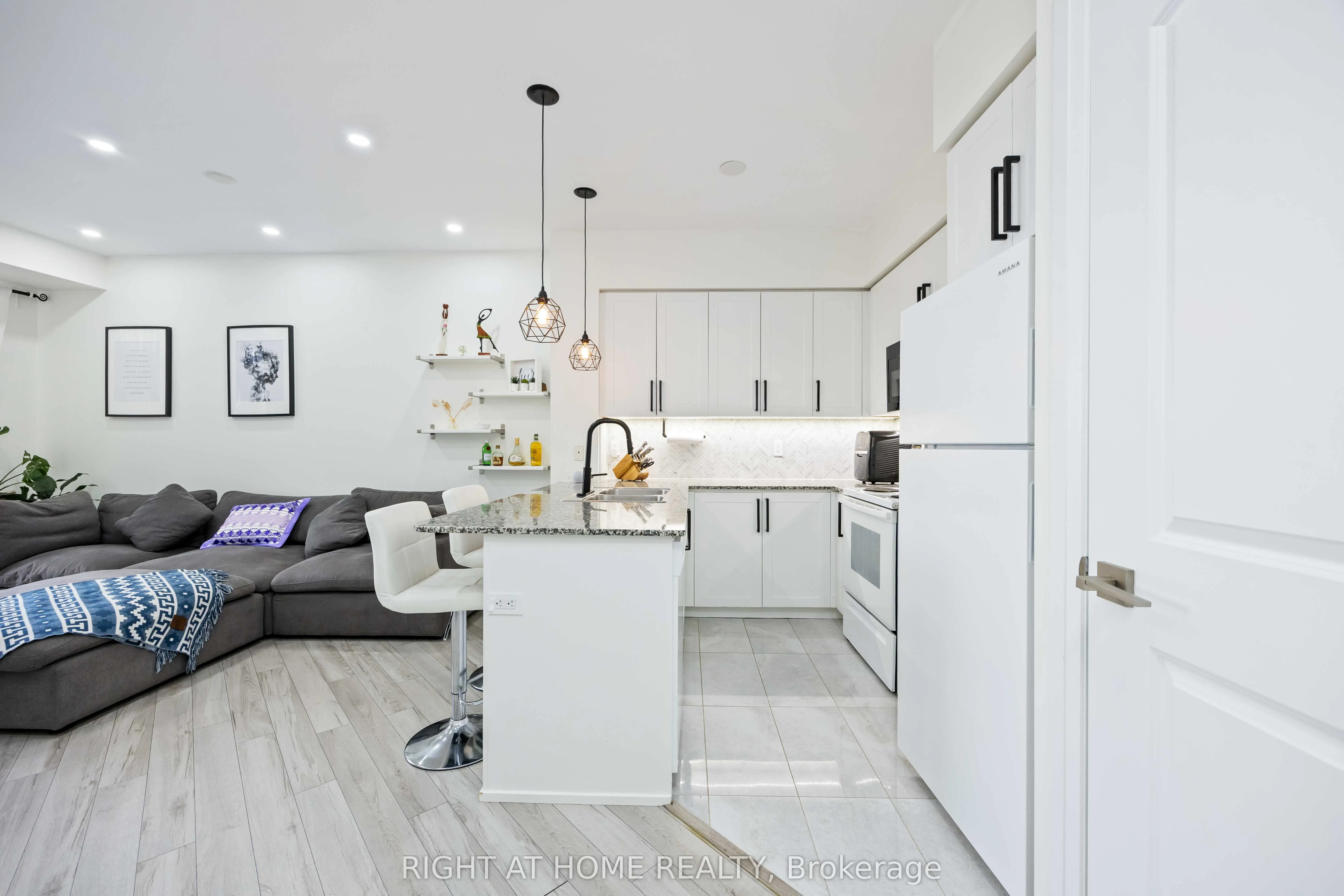 1060 Sheppard Avenue W, #1521