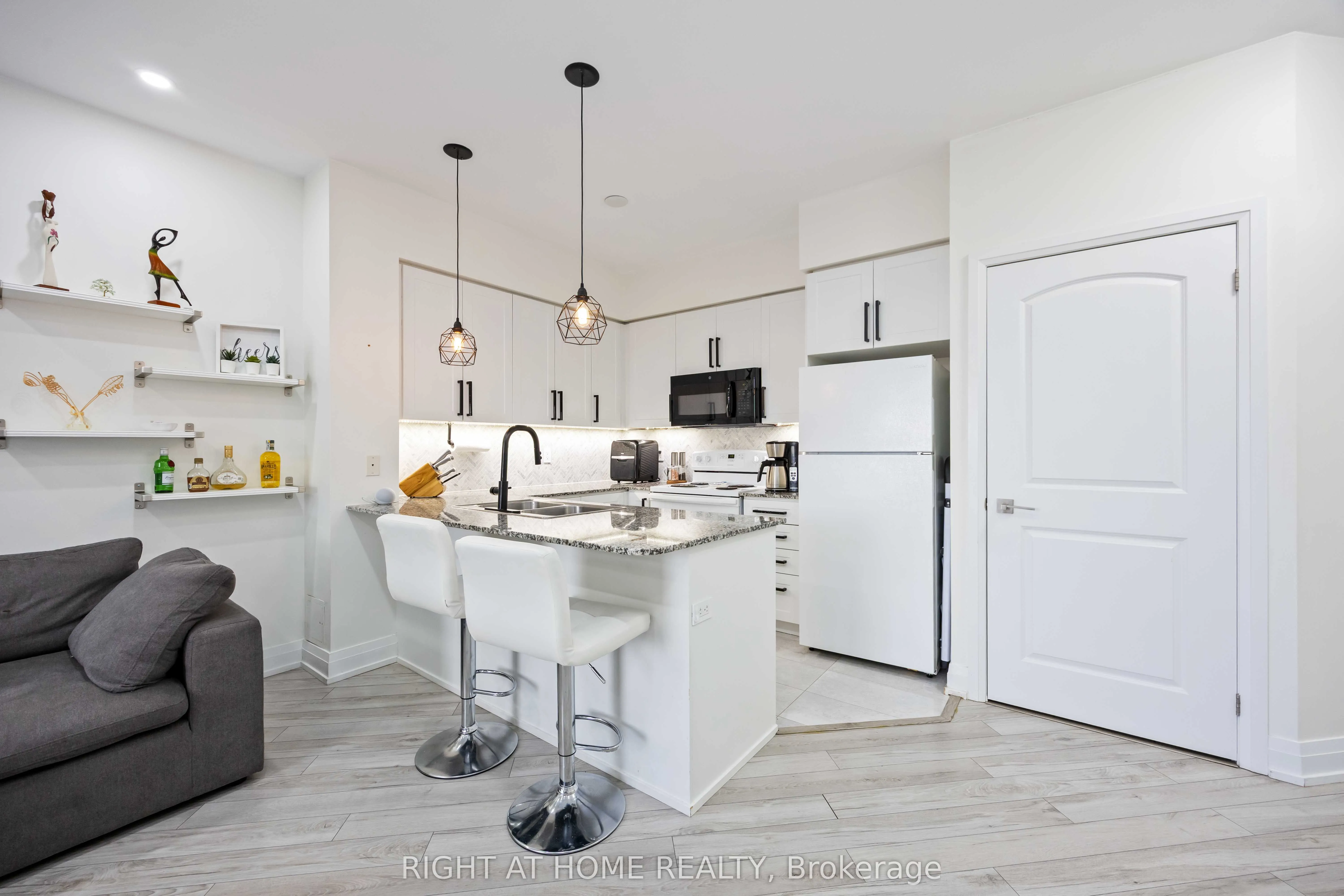 1060 Sheppard Avenue W, #1521