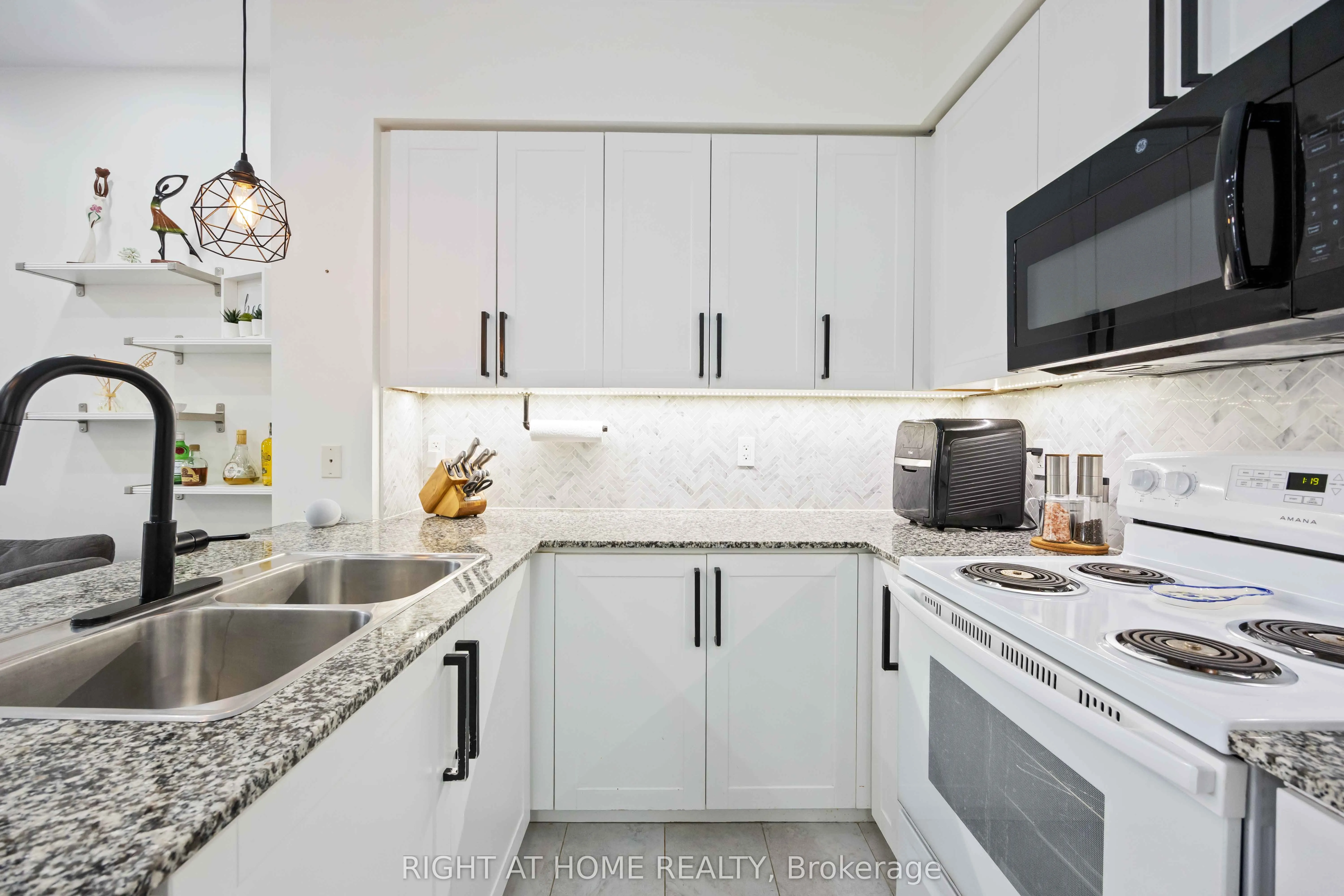 1060 Sheppard Avenue W, #1521