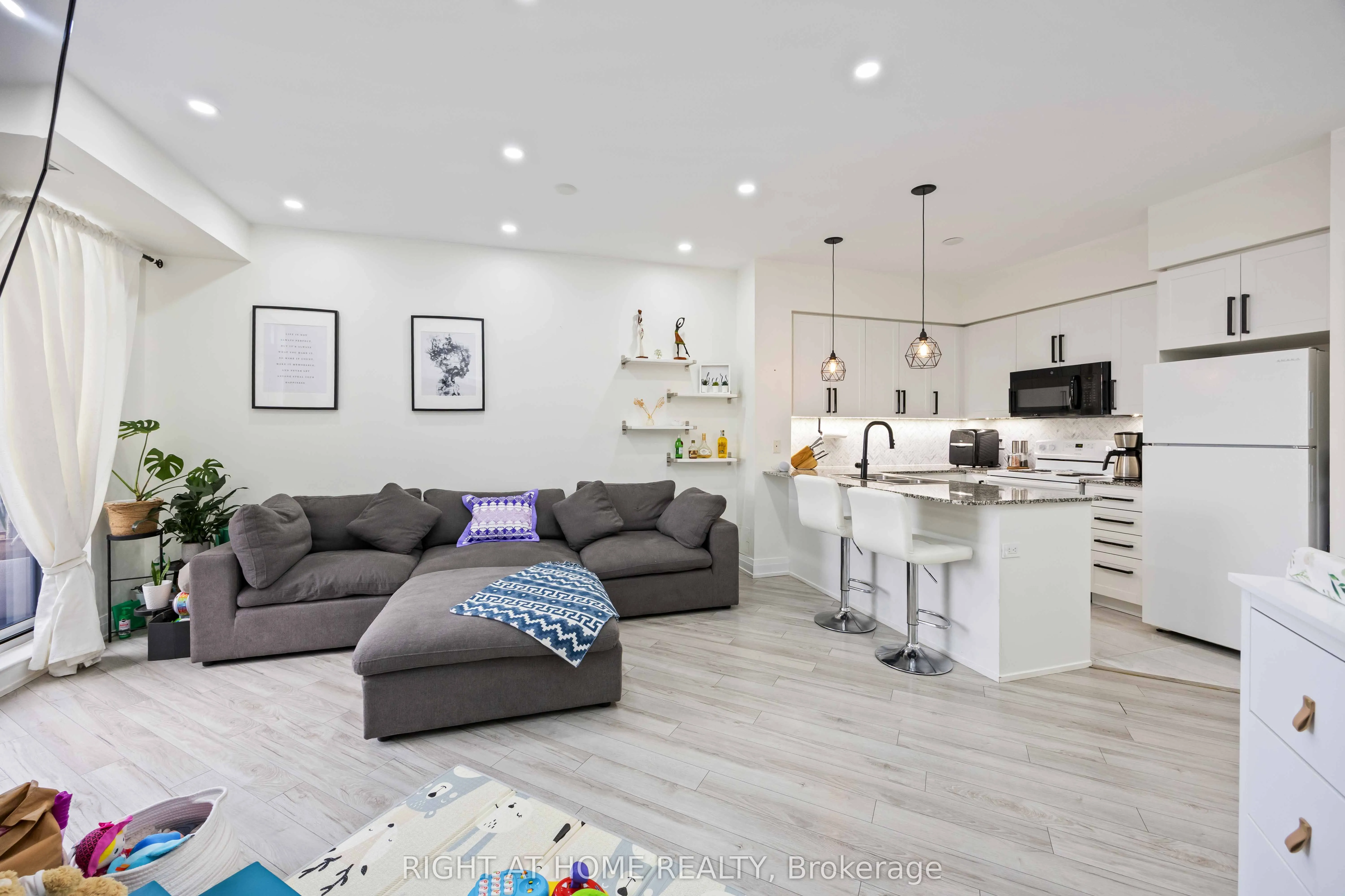 1060 Sheppard Avenue W, #1521