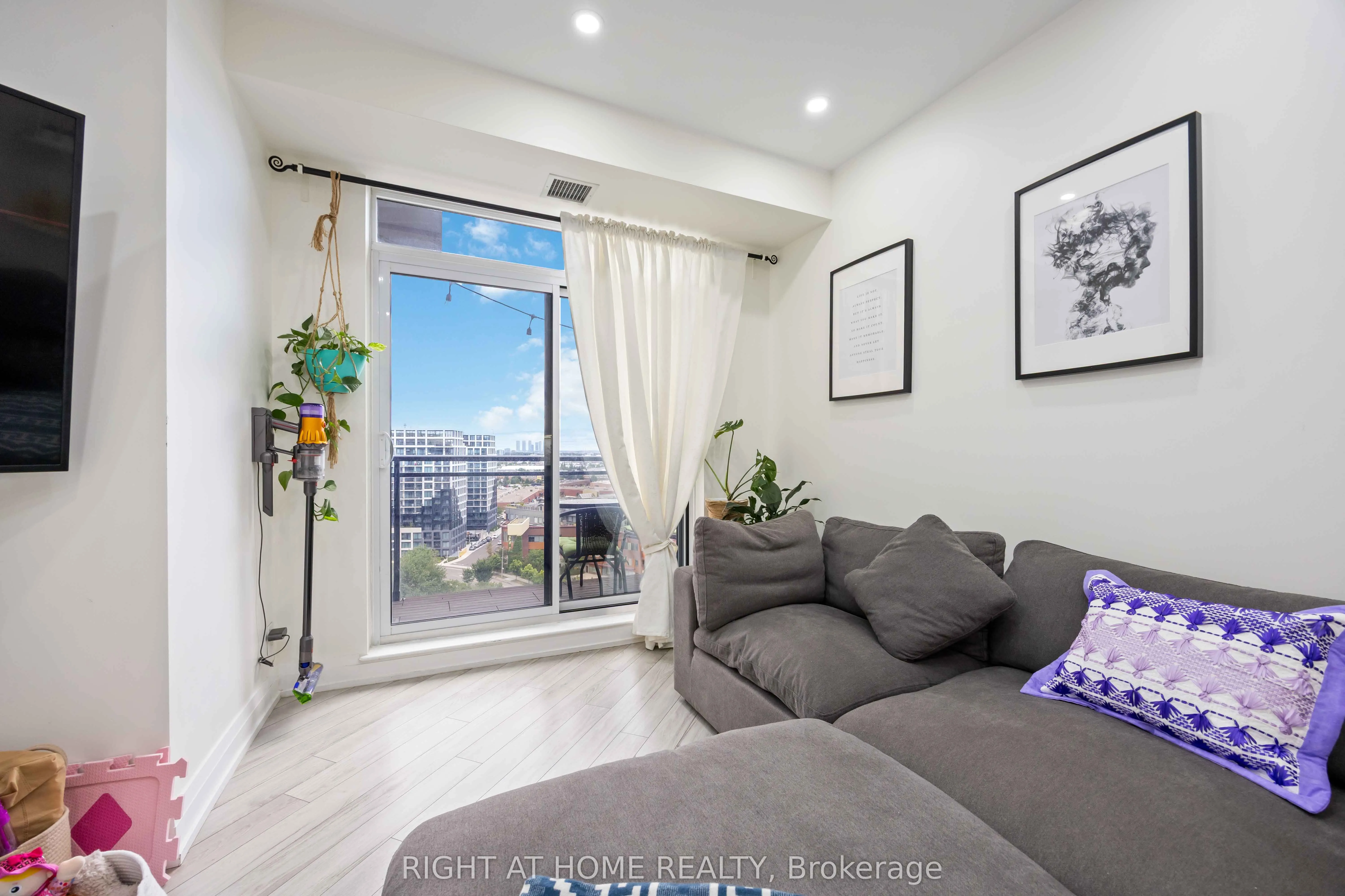 1060 Sheppard Avenue W, #1521