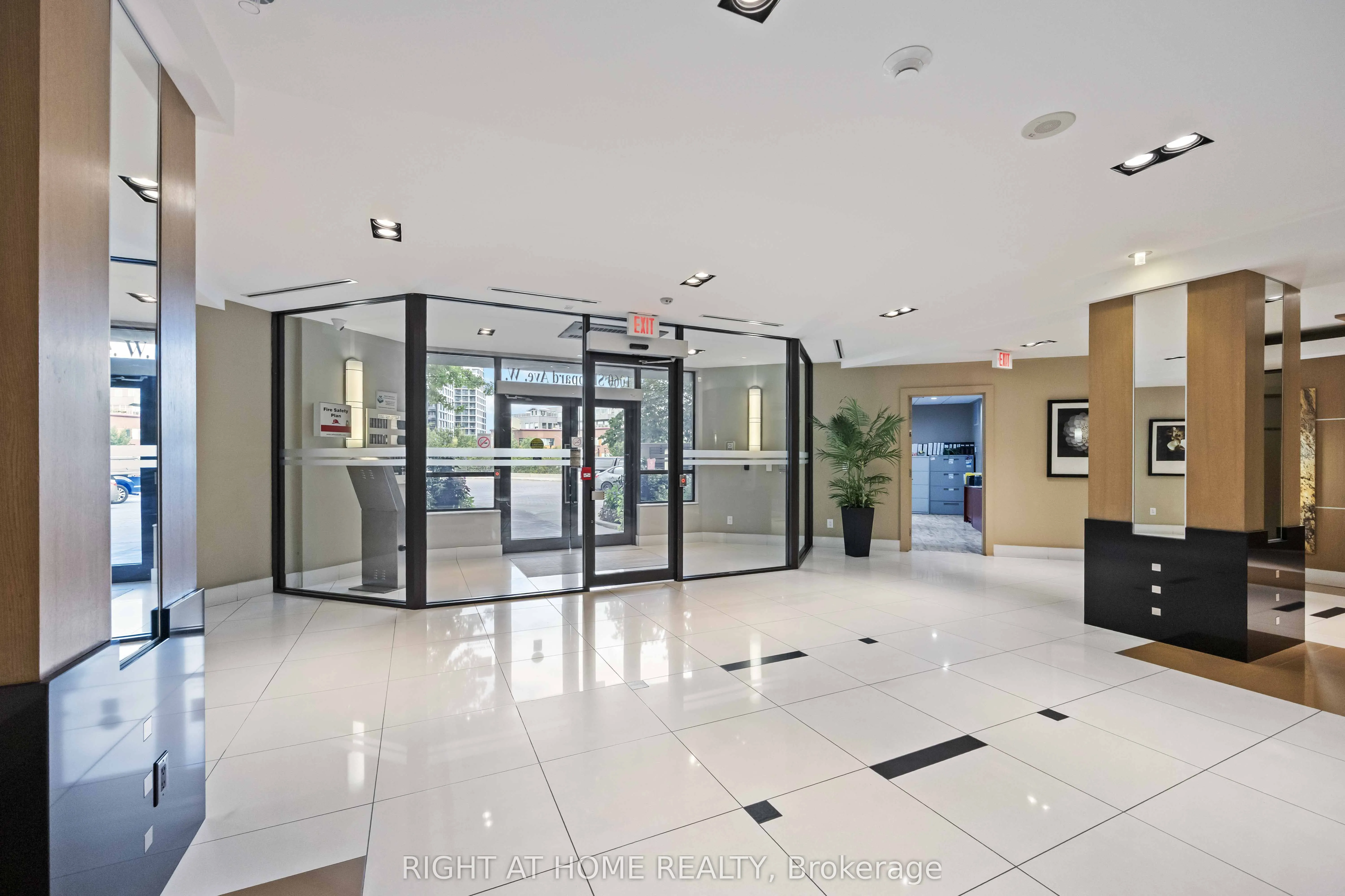 1060 Sheppard Avenue W, #1521