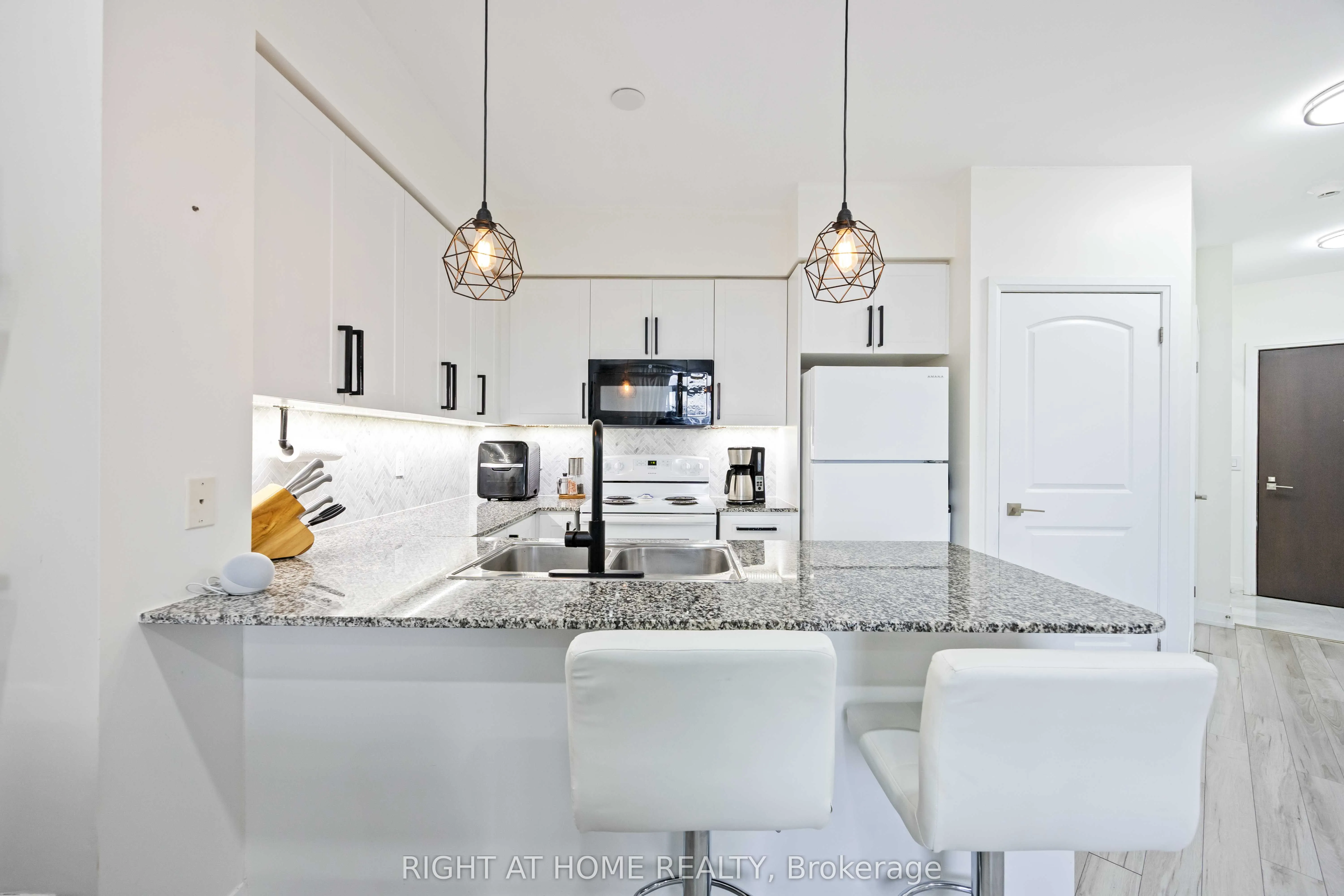 1060 Sheppard Avenue W, #1521