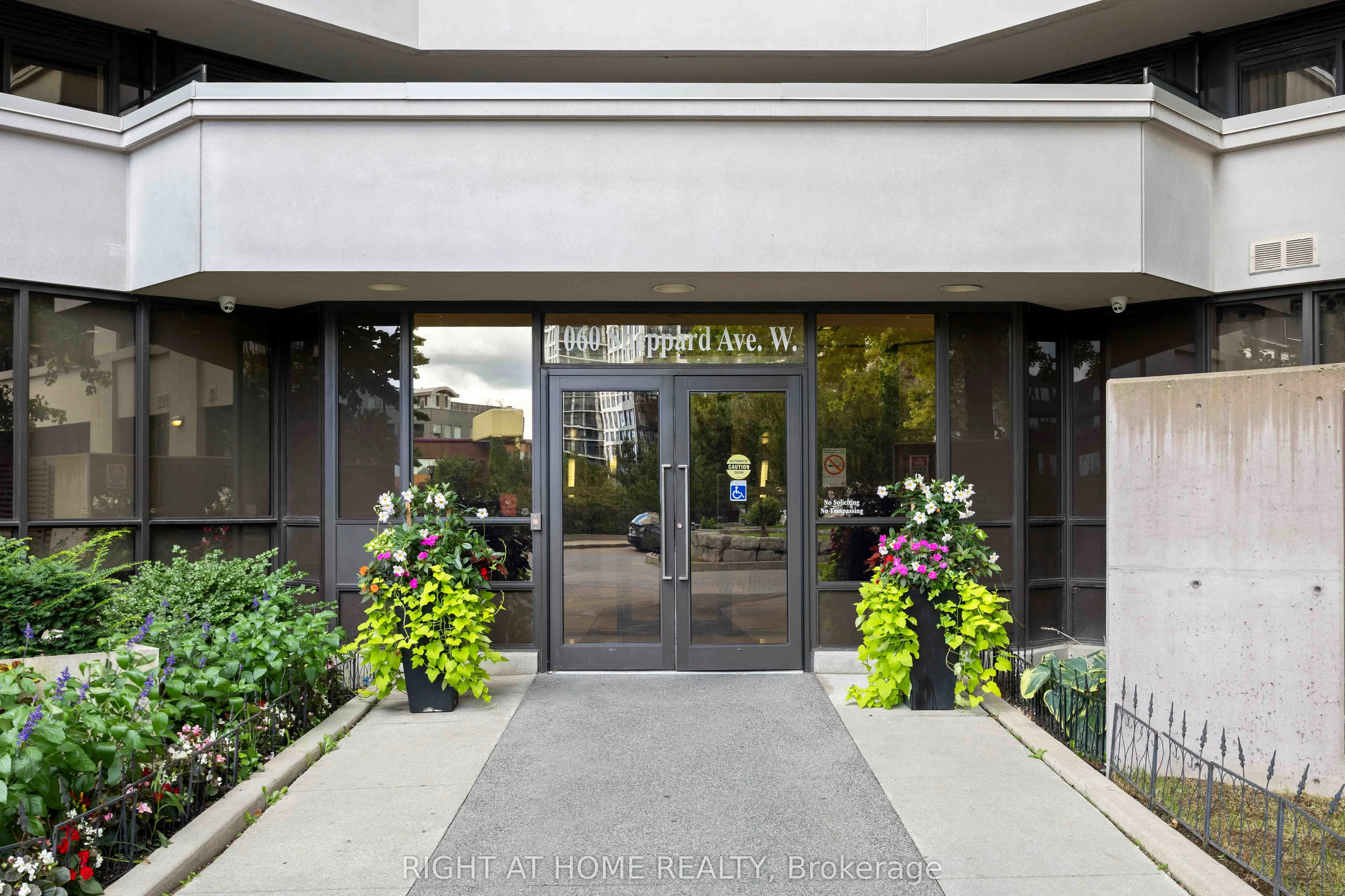 1060 Sheppard Avenue W, #1521