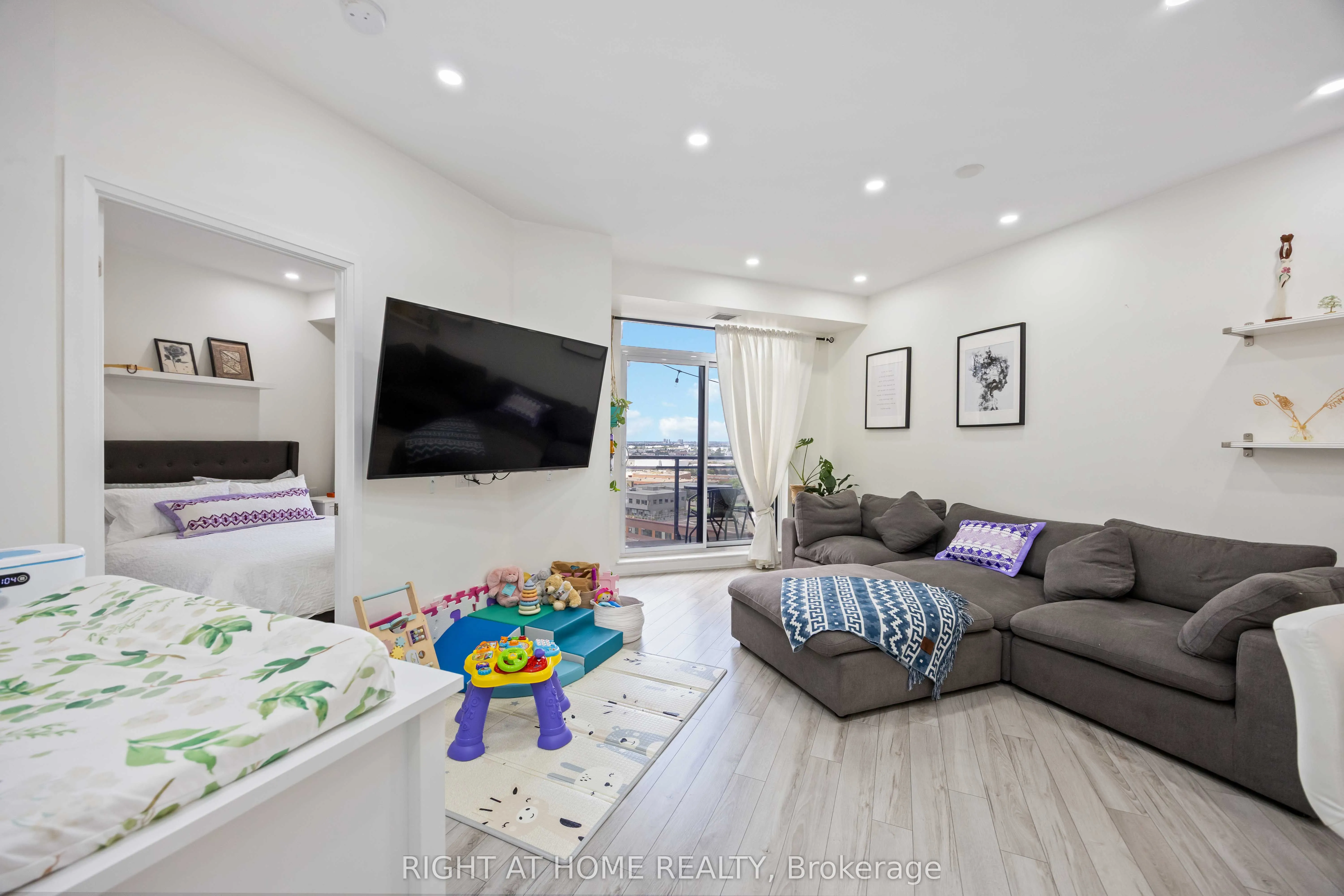 1060 Sheppard Avenue W, #1521