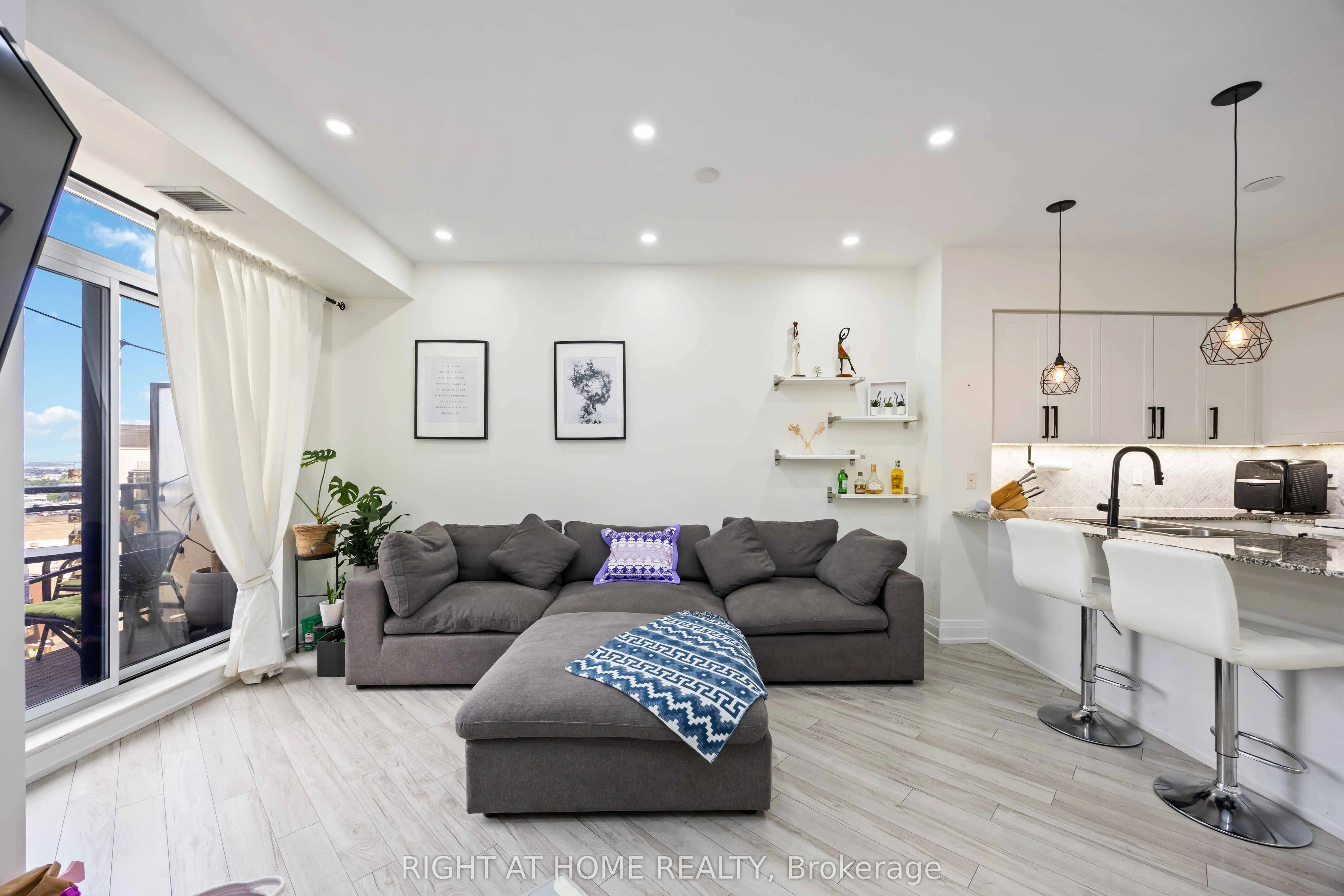 1060 Sheppard Avenue W, #1521