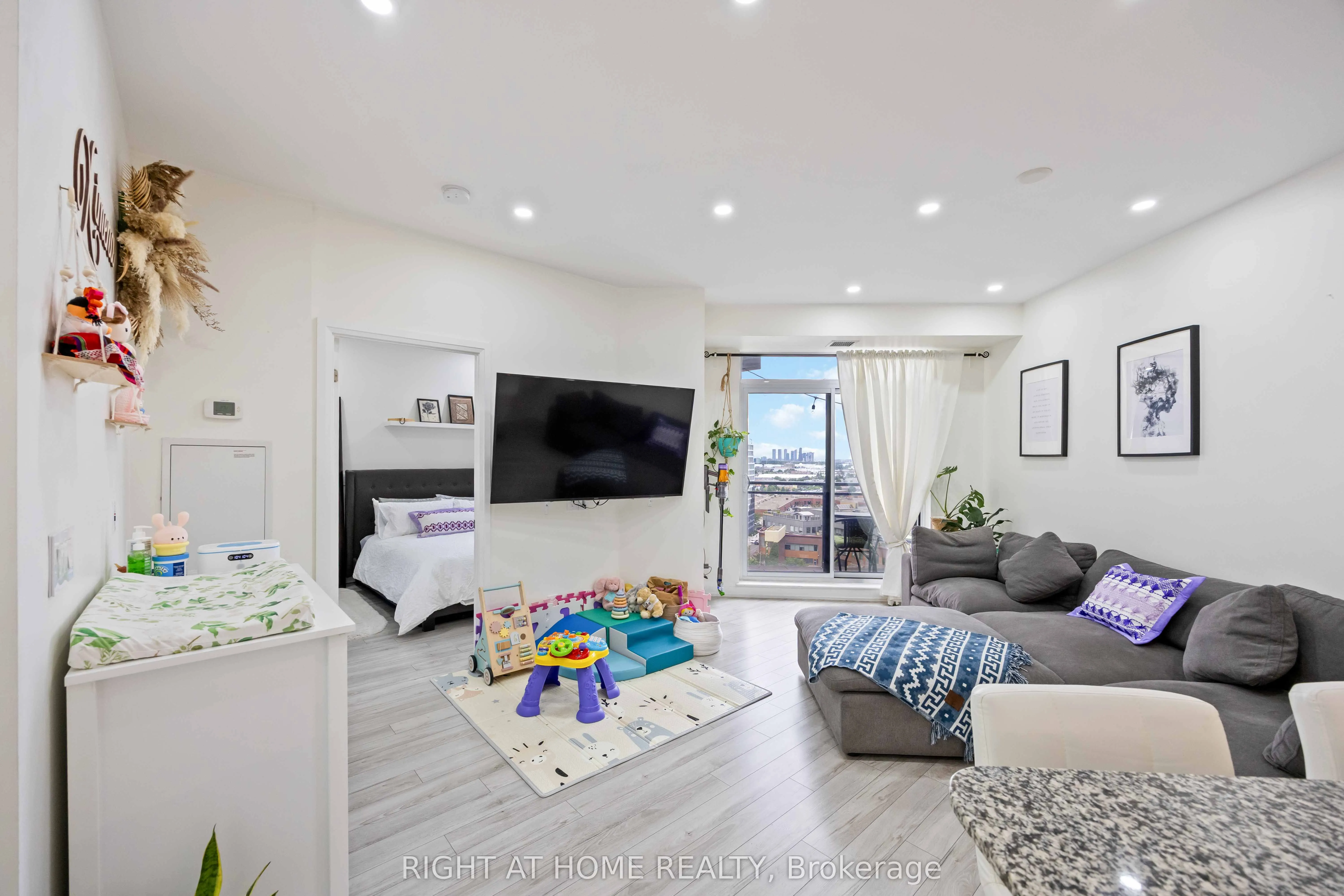 1060 Sheppard Avenue W, #1521