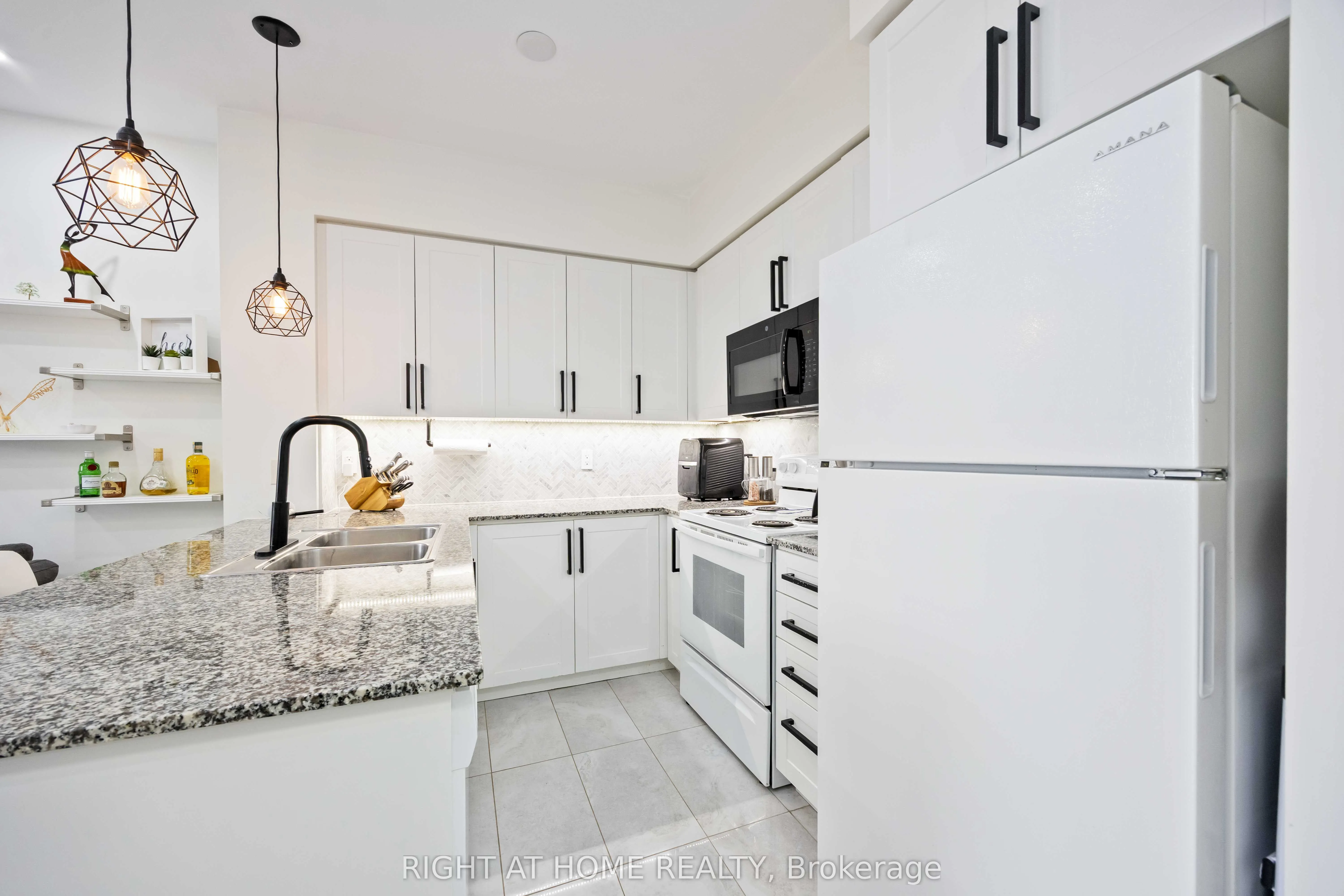 1060 Sheppard Avenue W, #1521