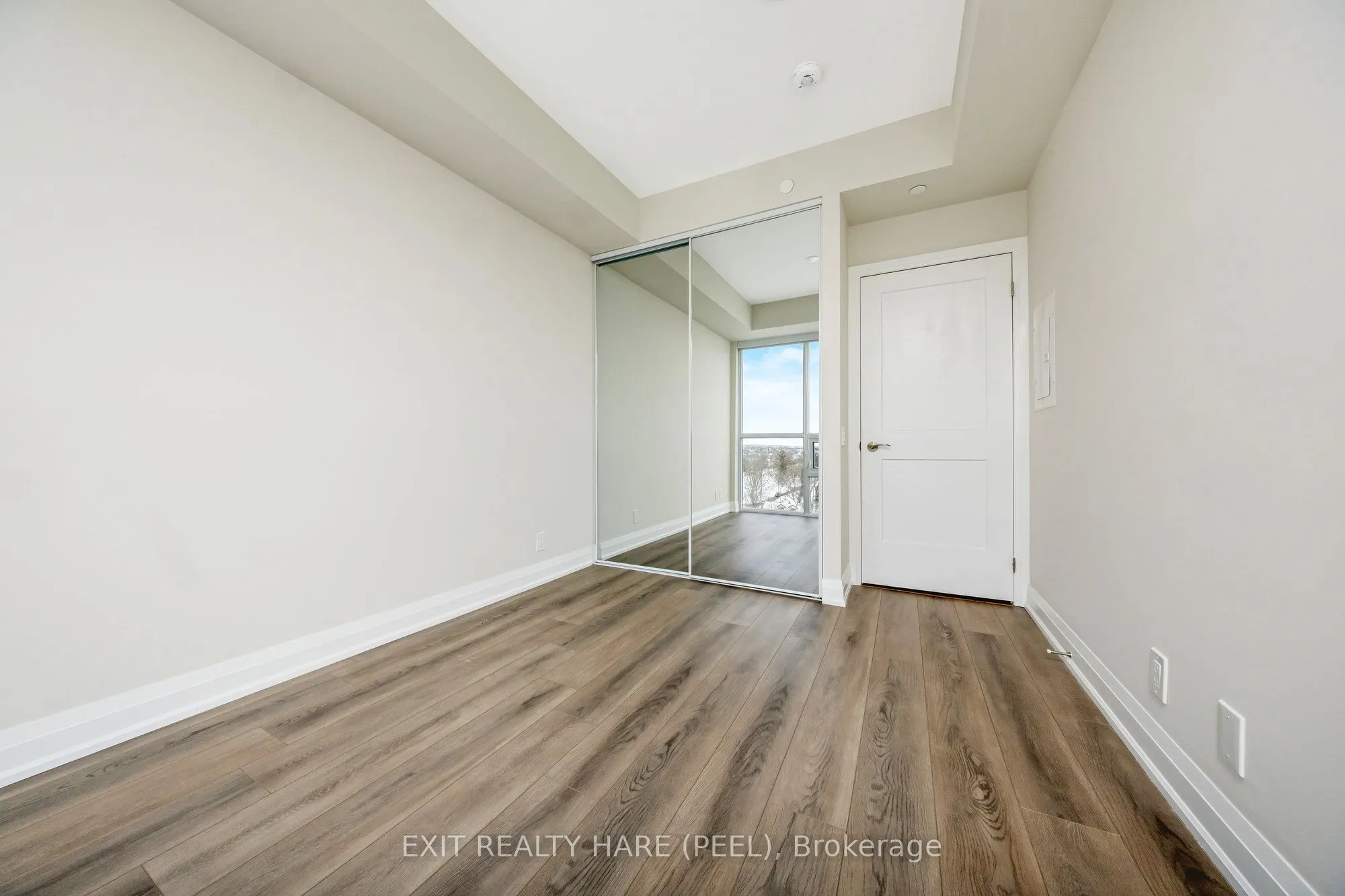 15 Lynch Street, #901
