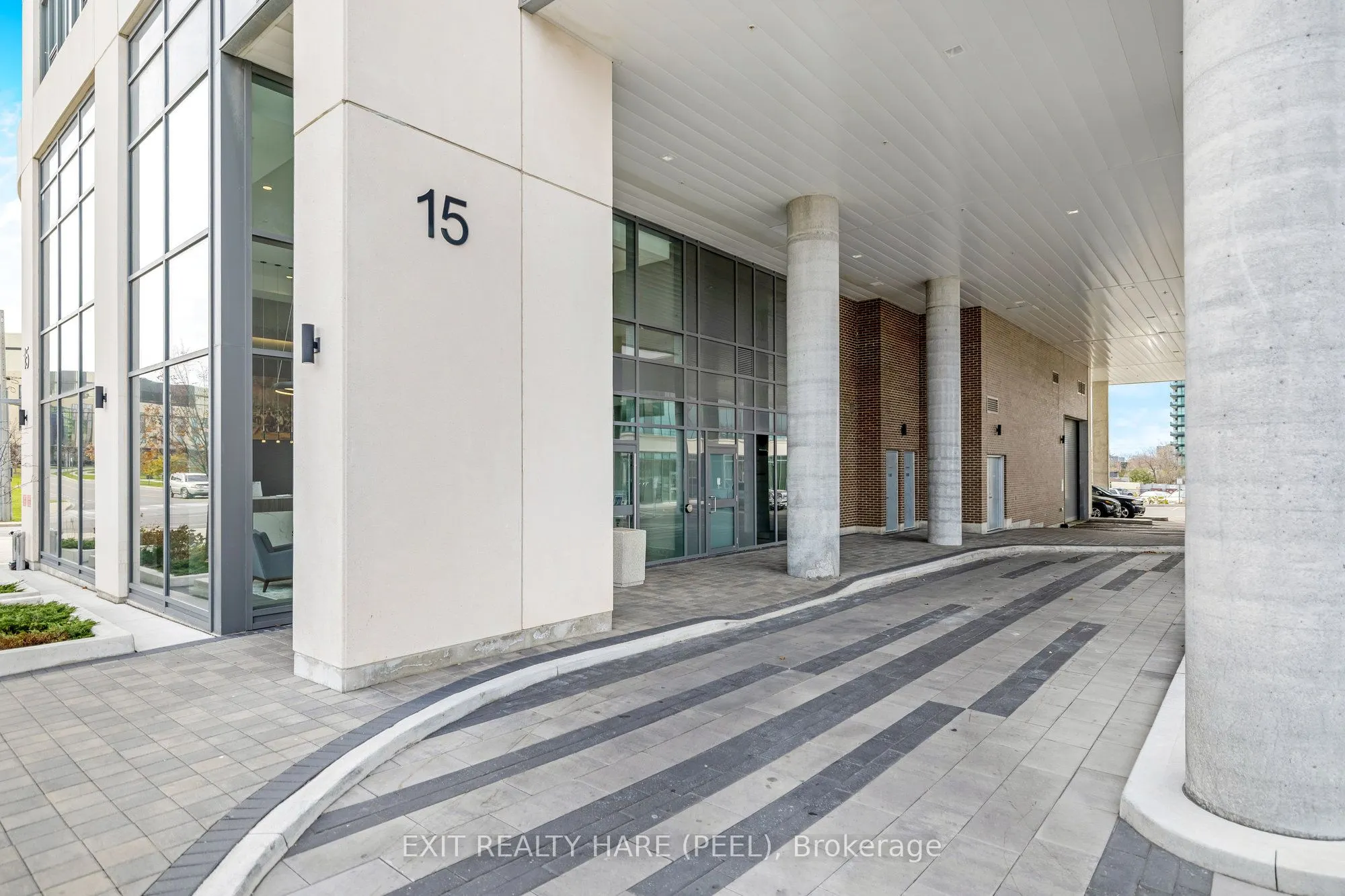 15 Lynch Street, #901