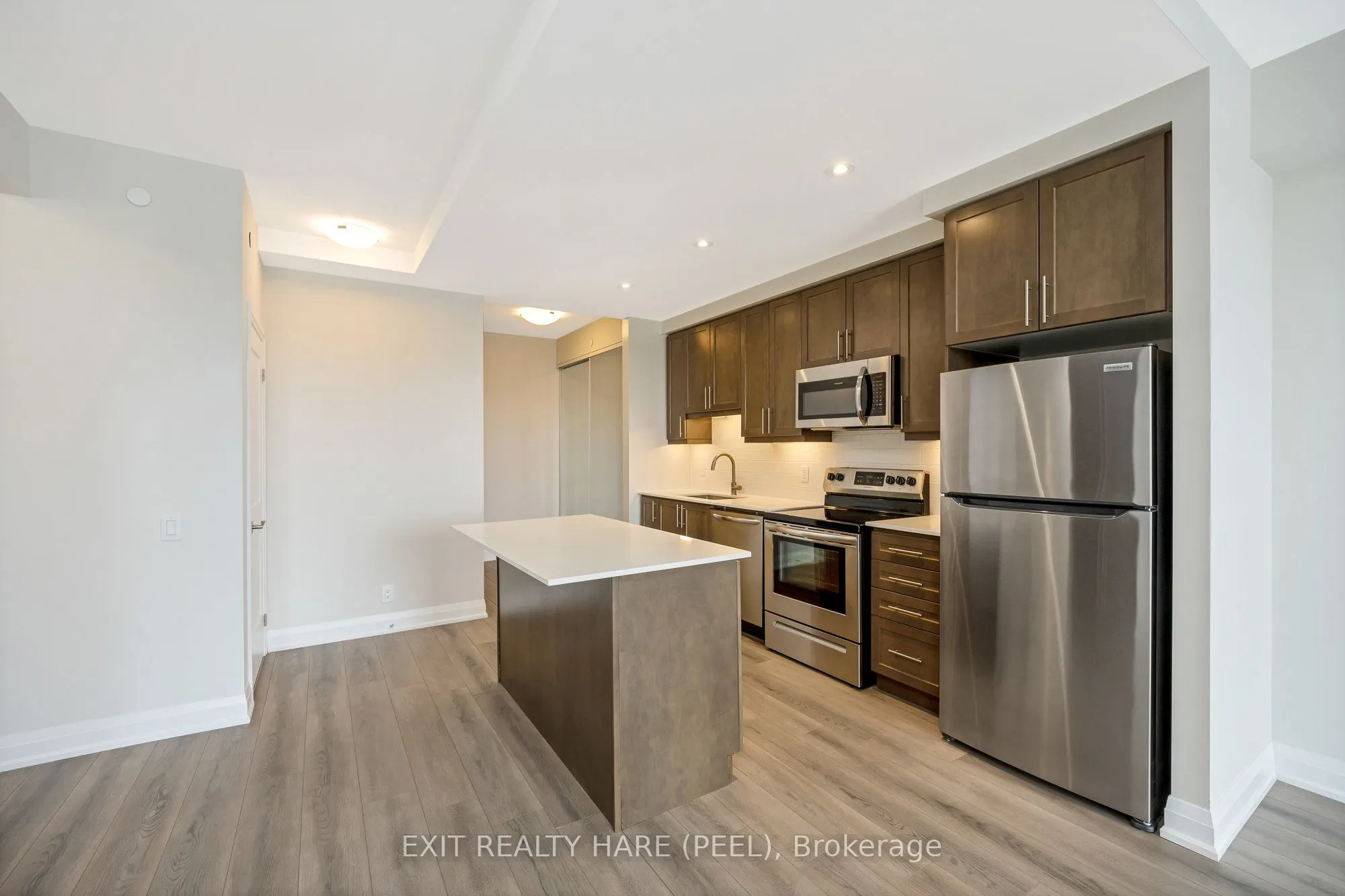 15 Lynch Street, #901