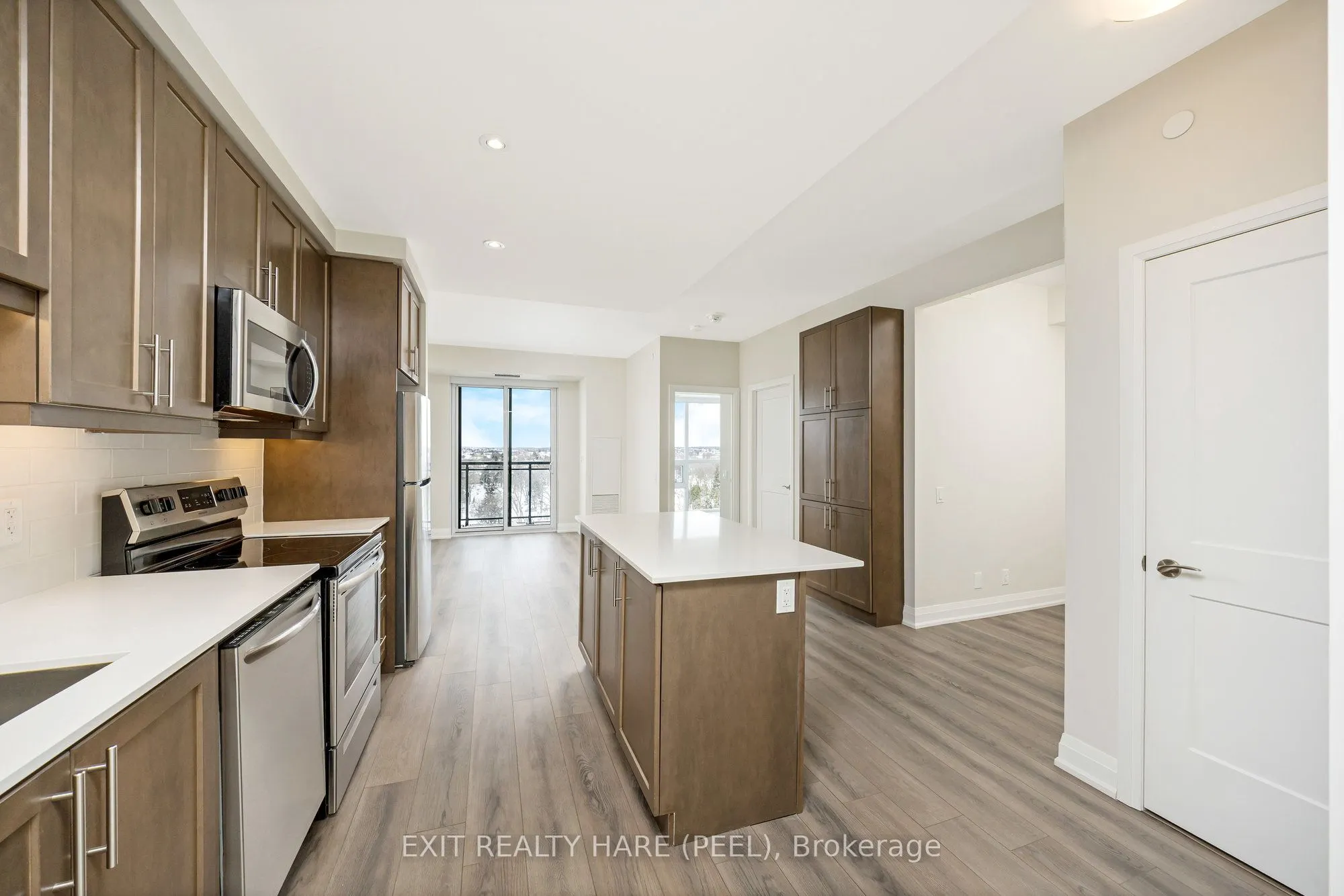 15 Lynch Street, #901