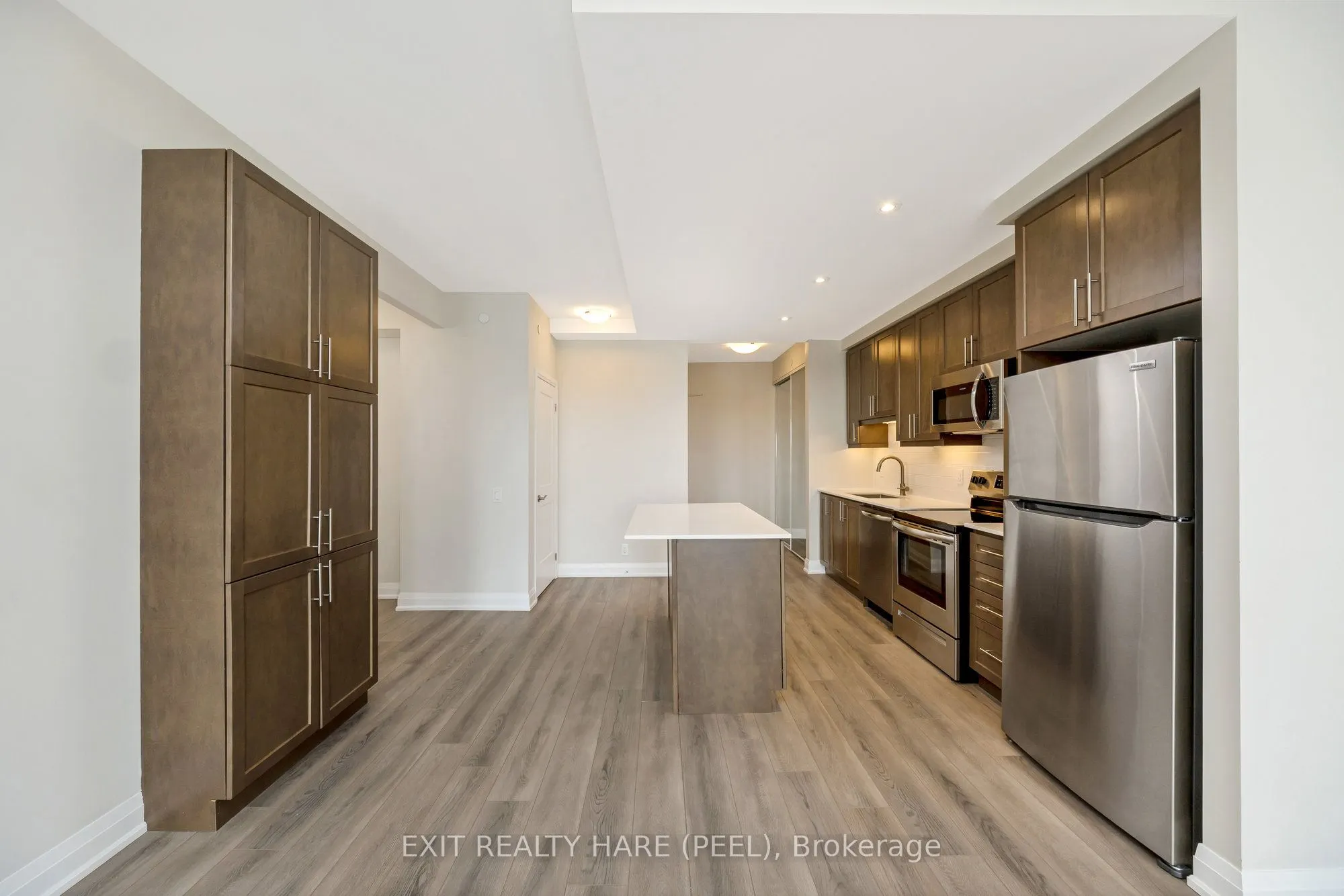 15 Lynch Street, #901