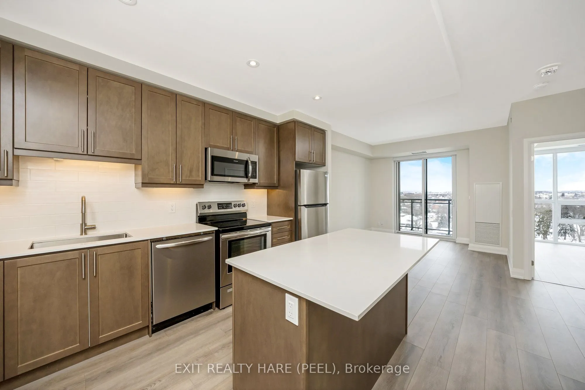 15 Lynch Street, #901