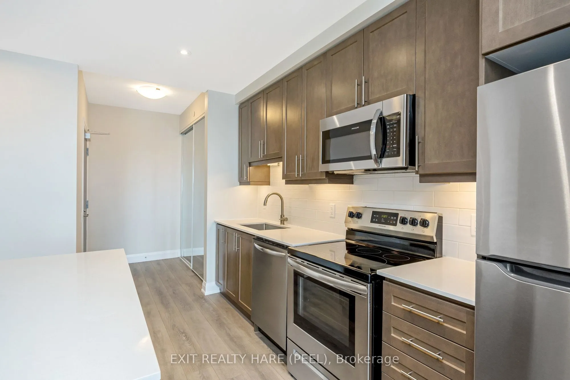 15 Lynch Street, #901