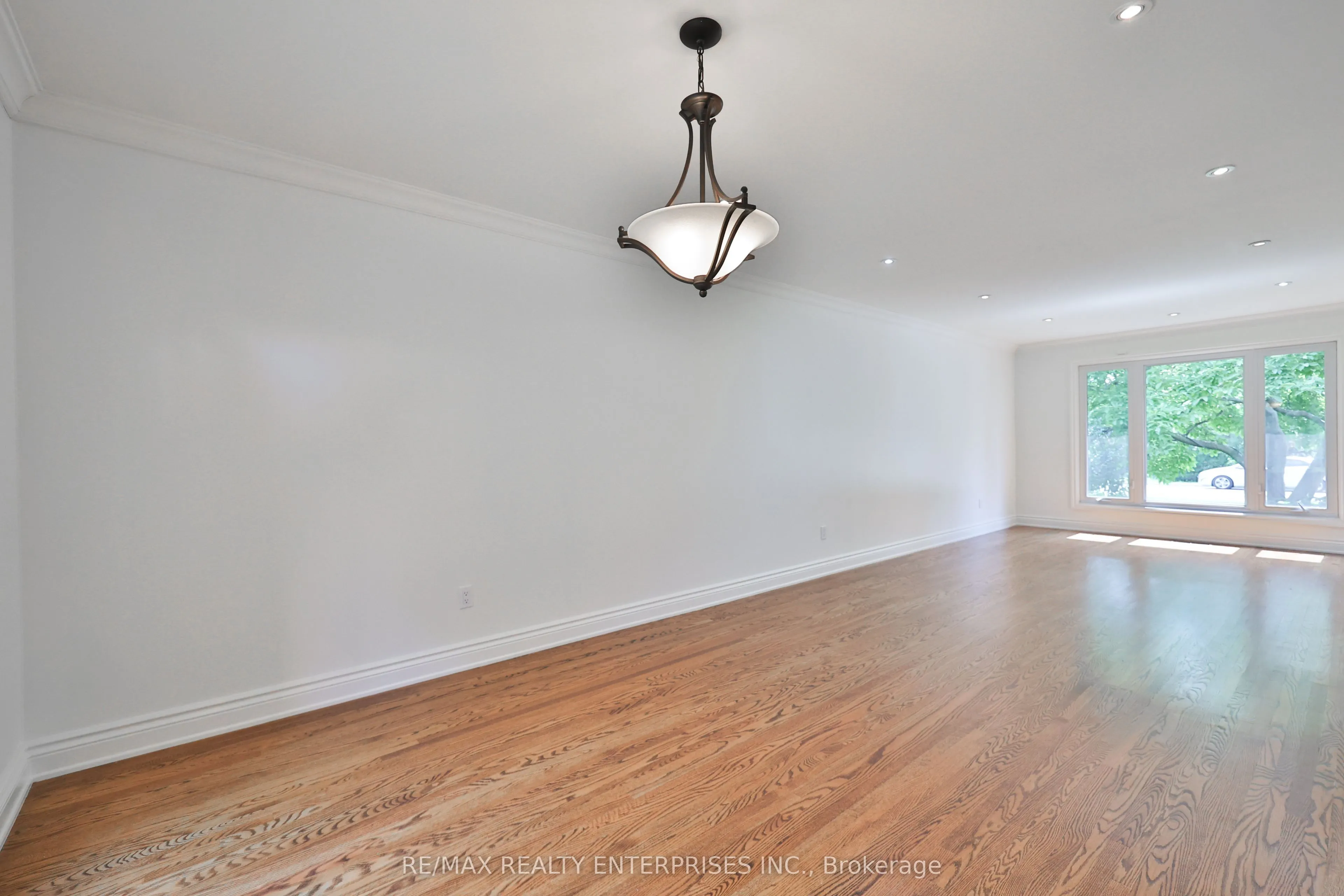 2501 Benedet Drive