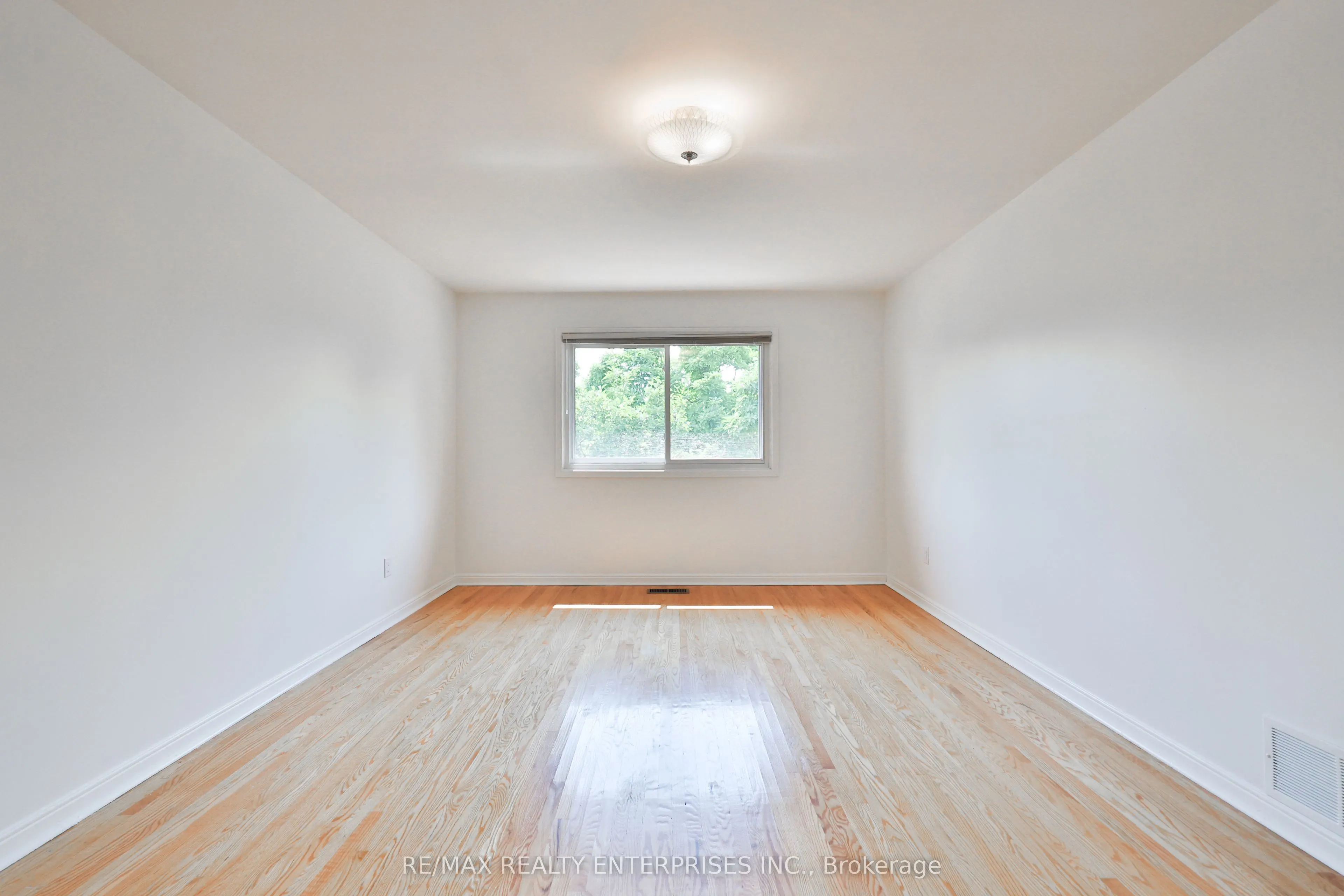 2501 Benedet Drive
