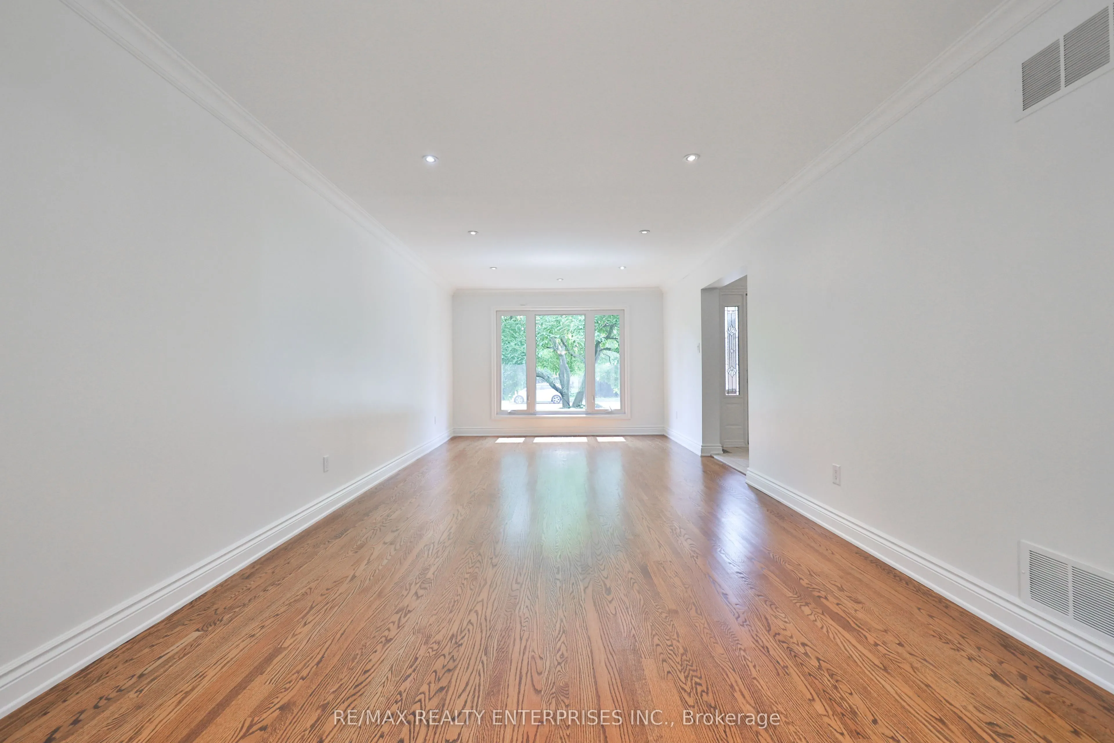 2501 Benedet Drive