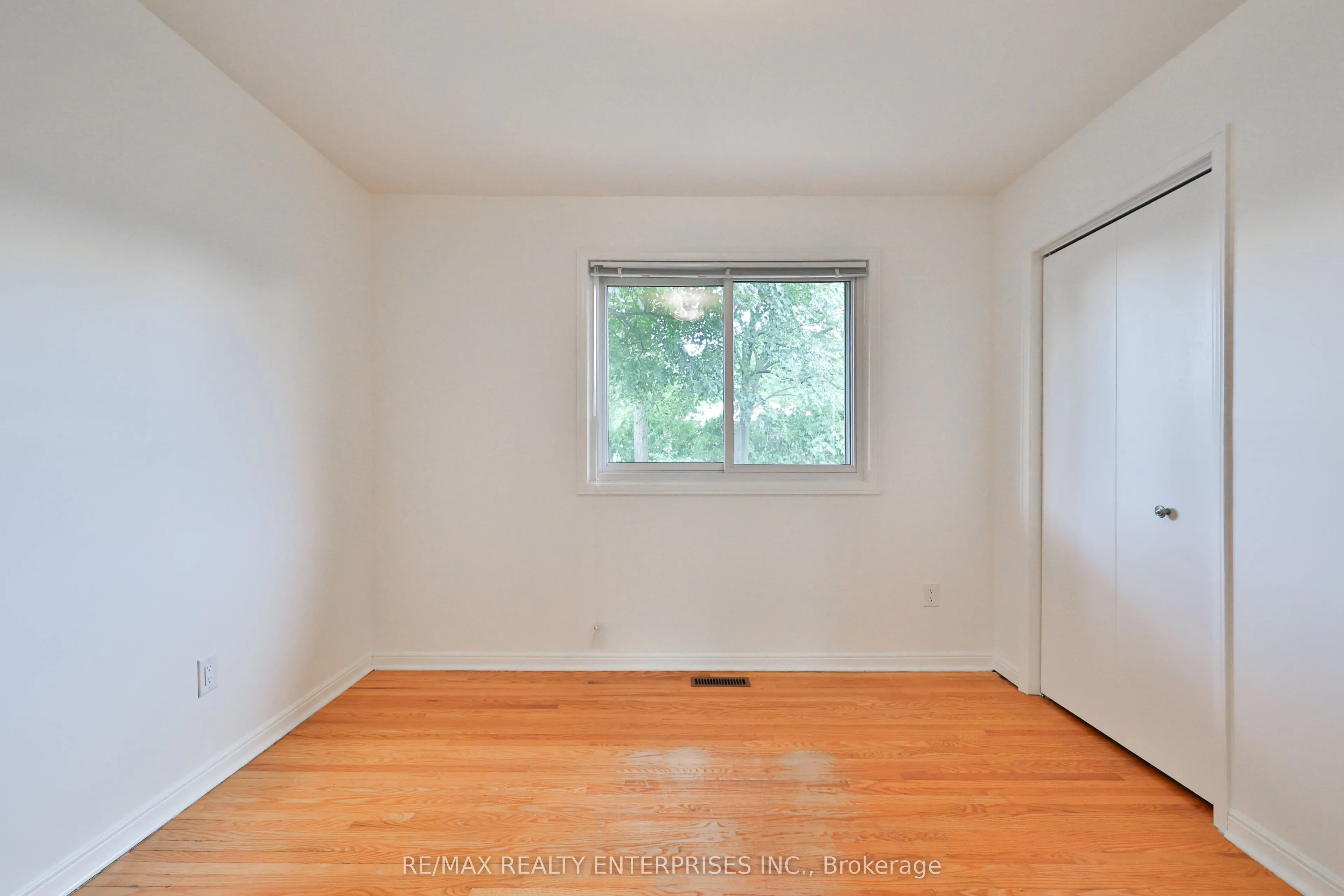 2501 Benedet Drive