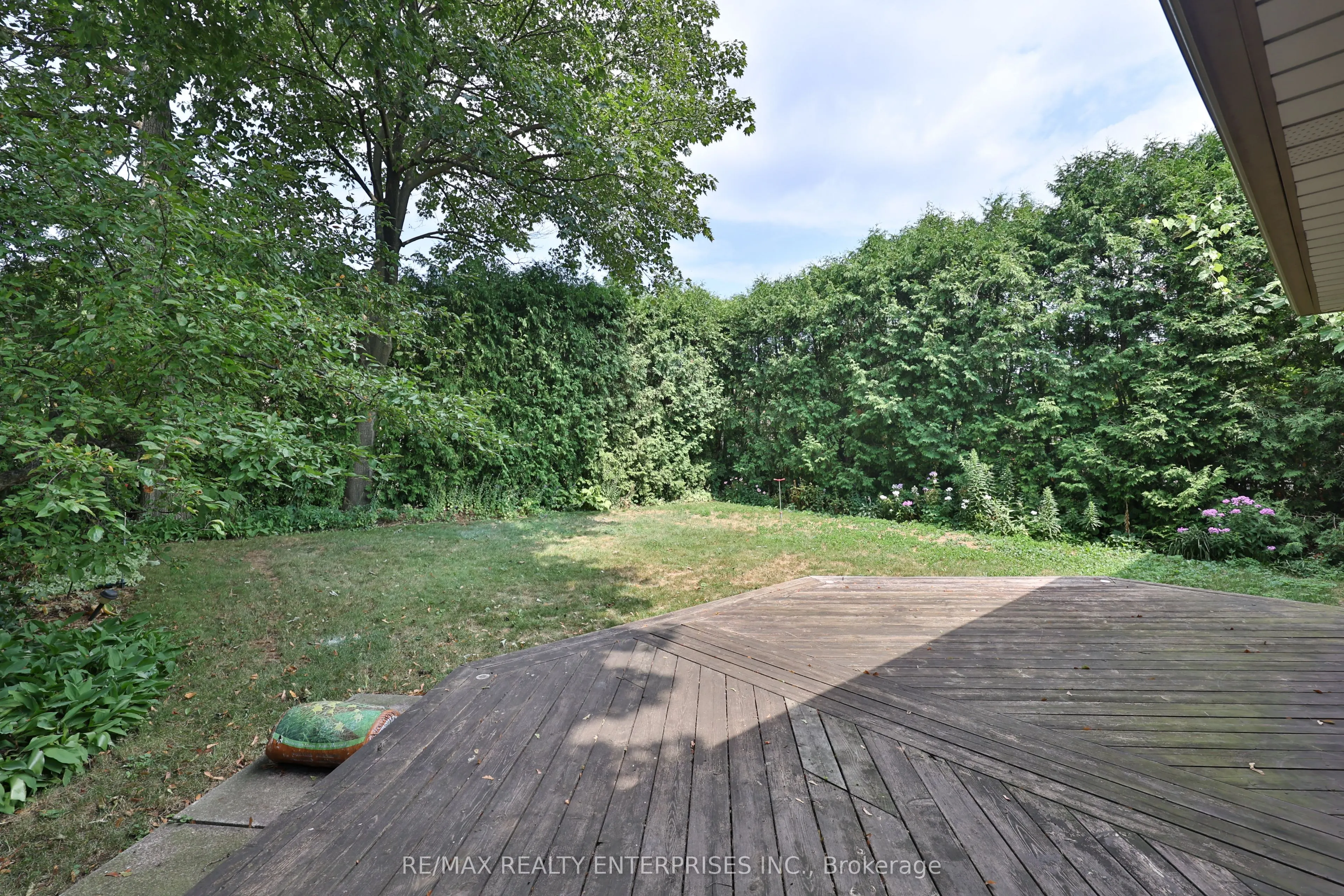 2501 Benedet Drive