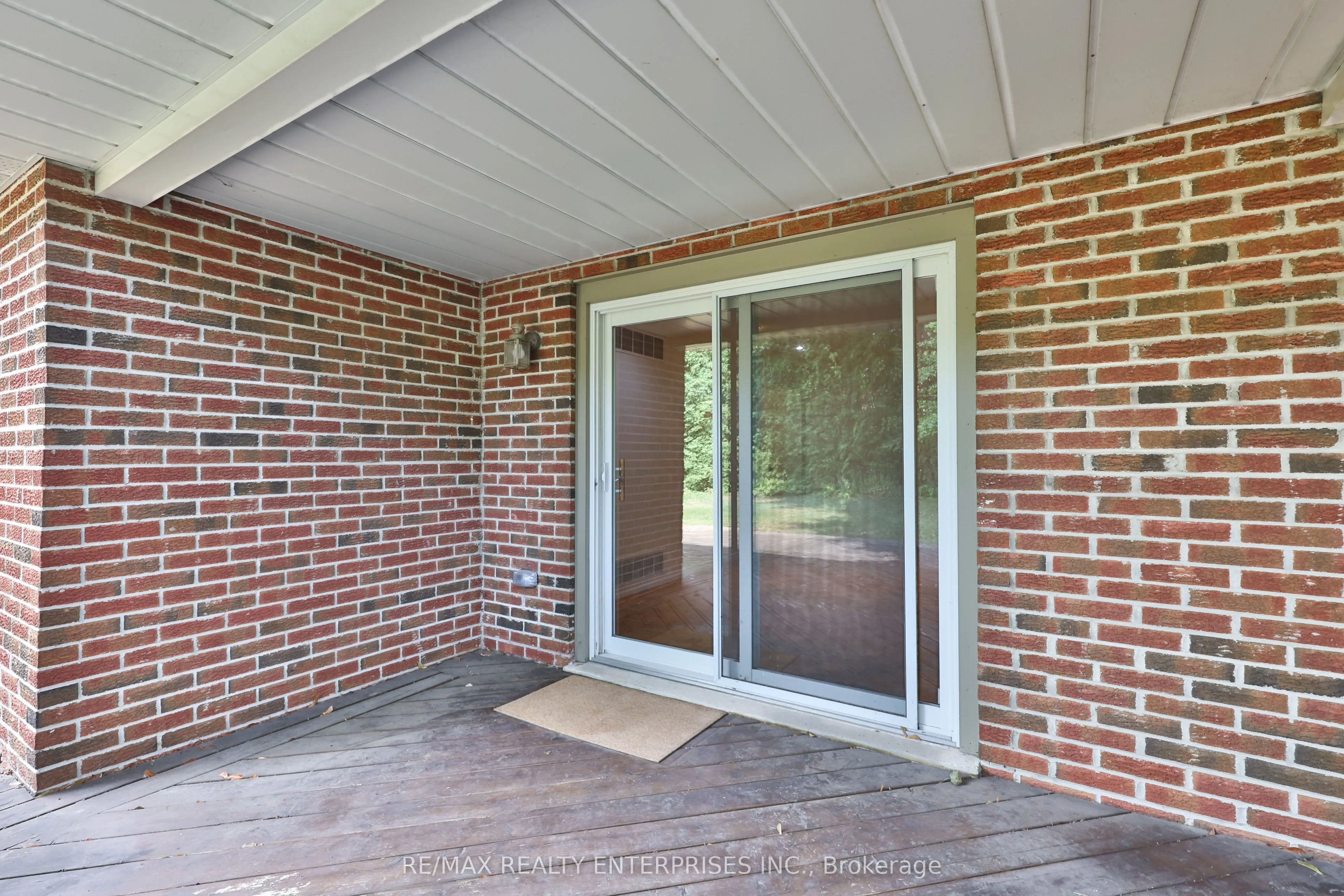 2501 Benedet Drive