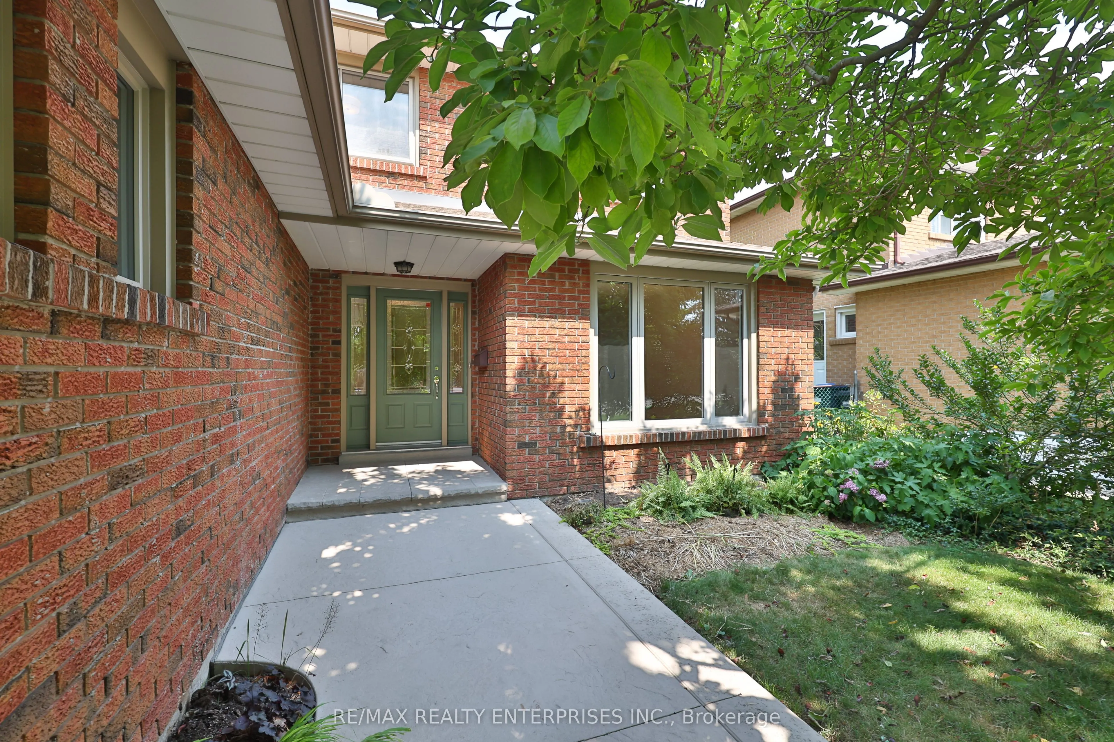 2501 Benedet Drive