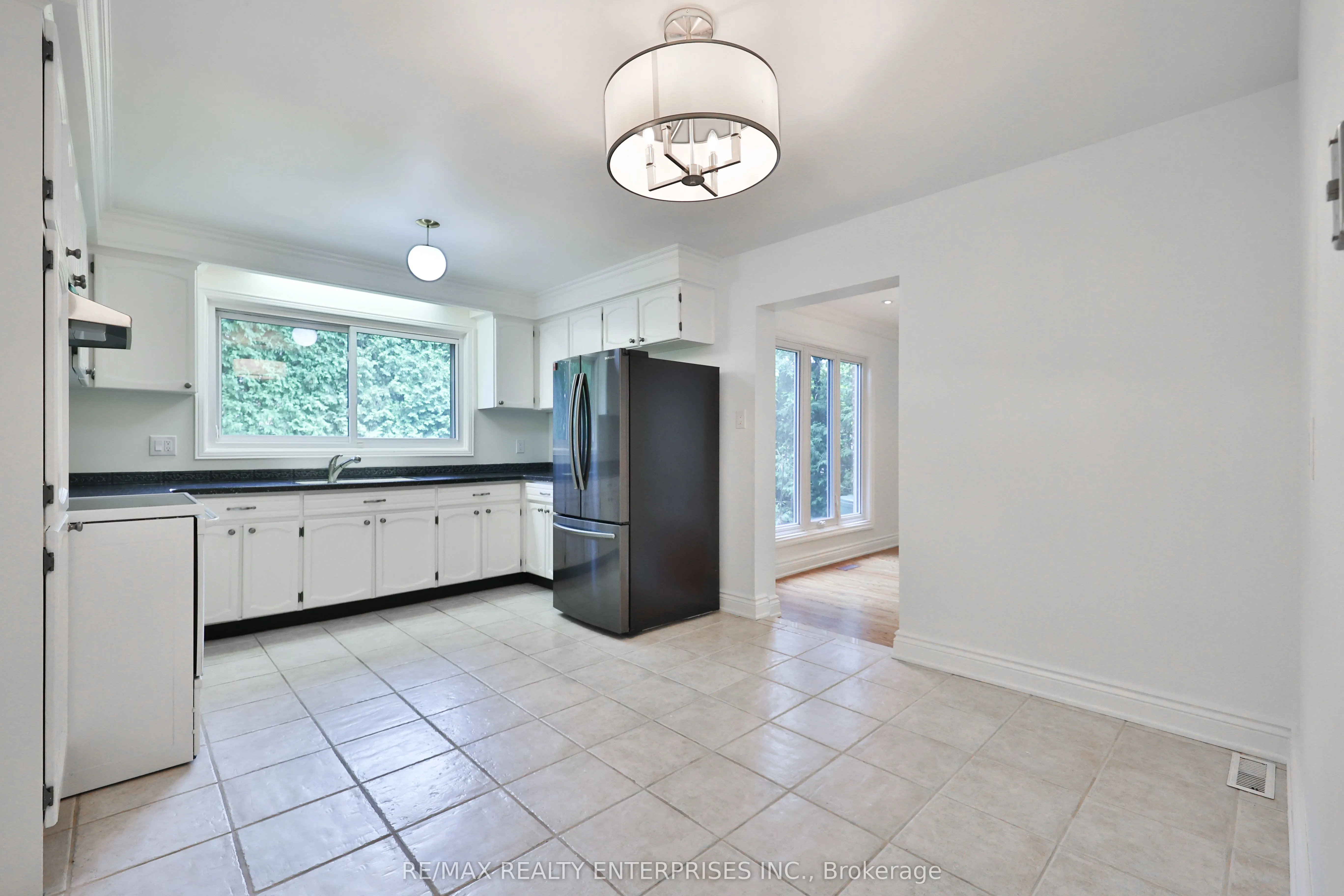 2501 Benedet Drive