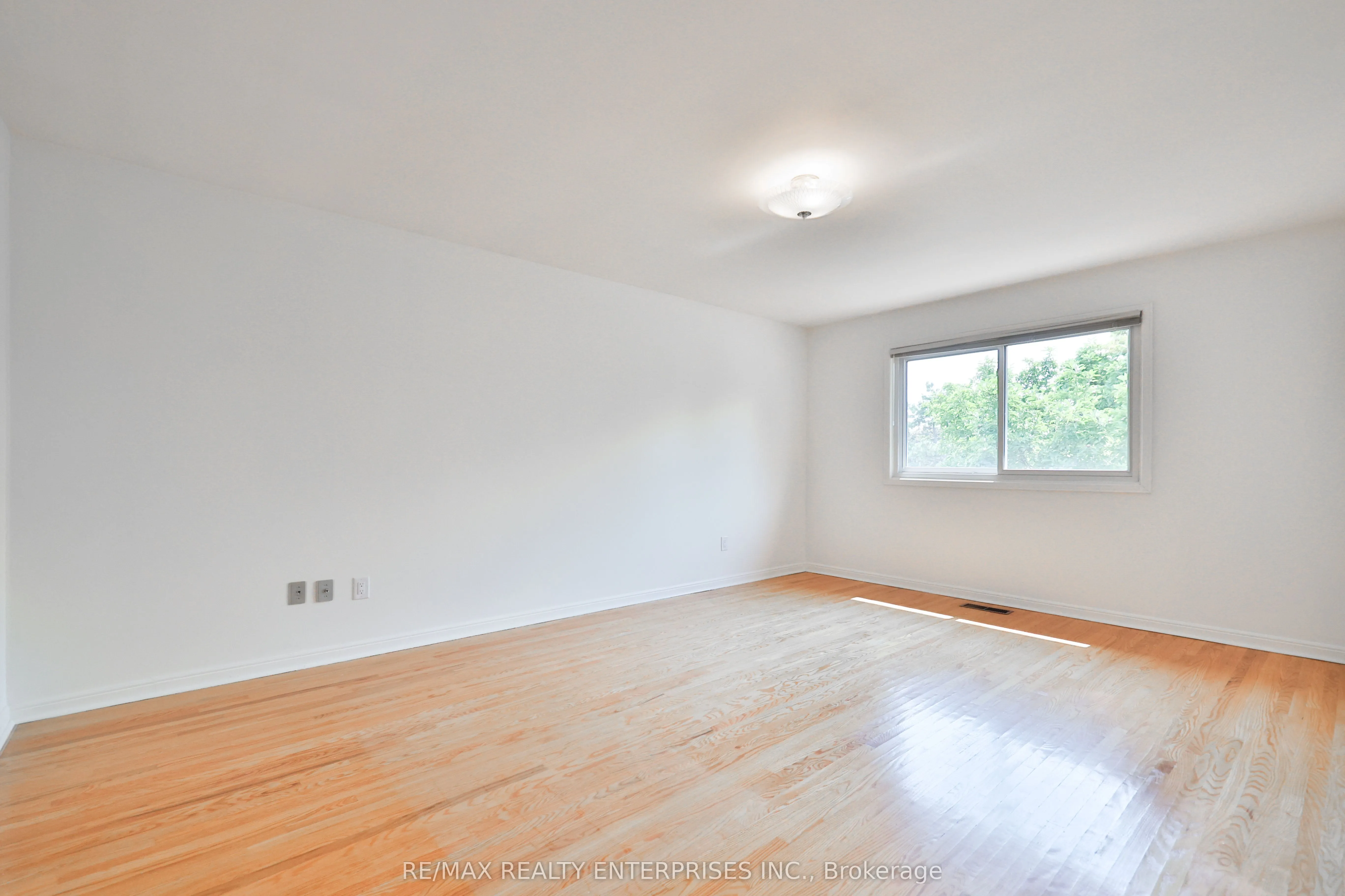 2501 Benedet Drive