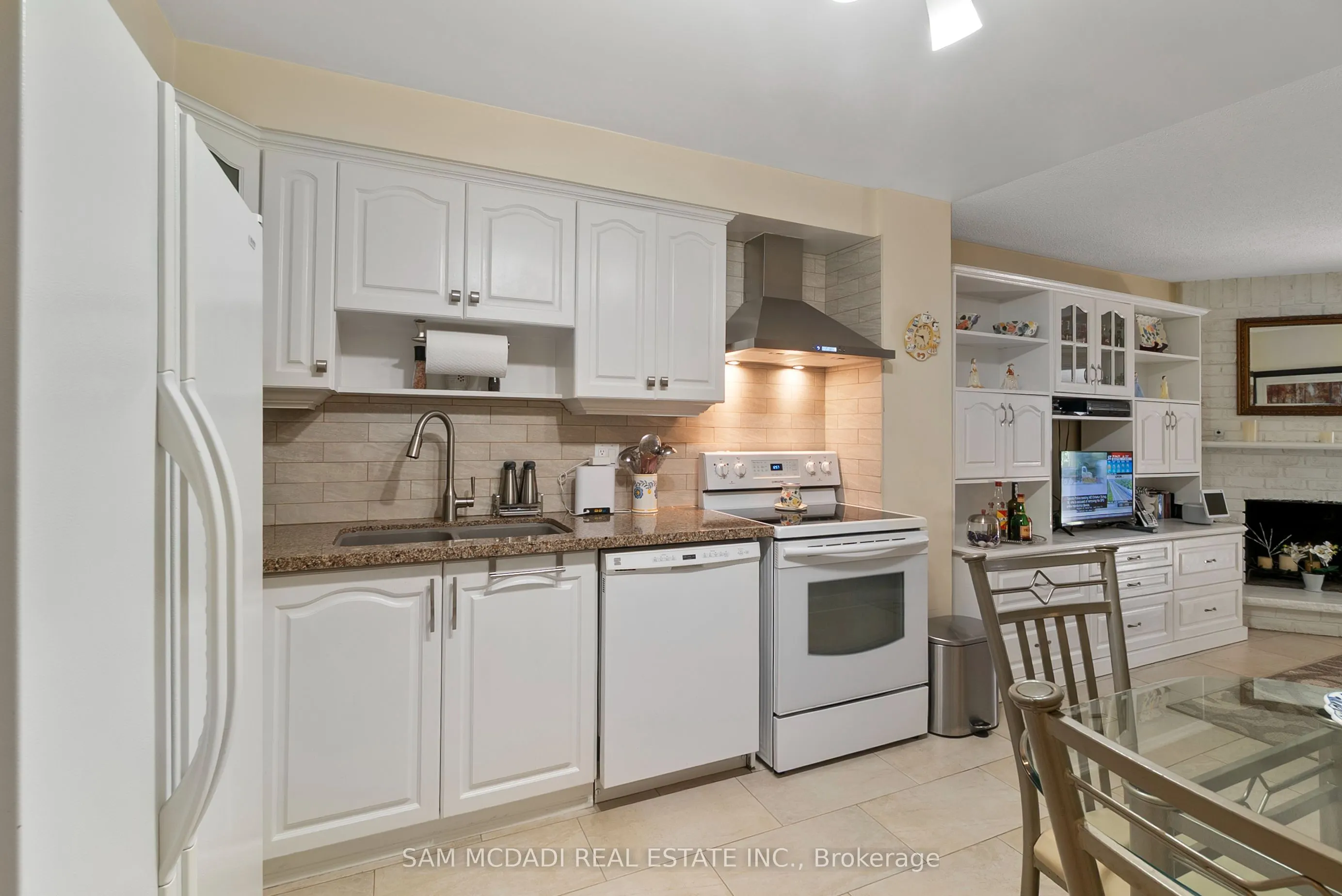 4260 SHELBY Crescent