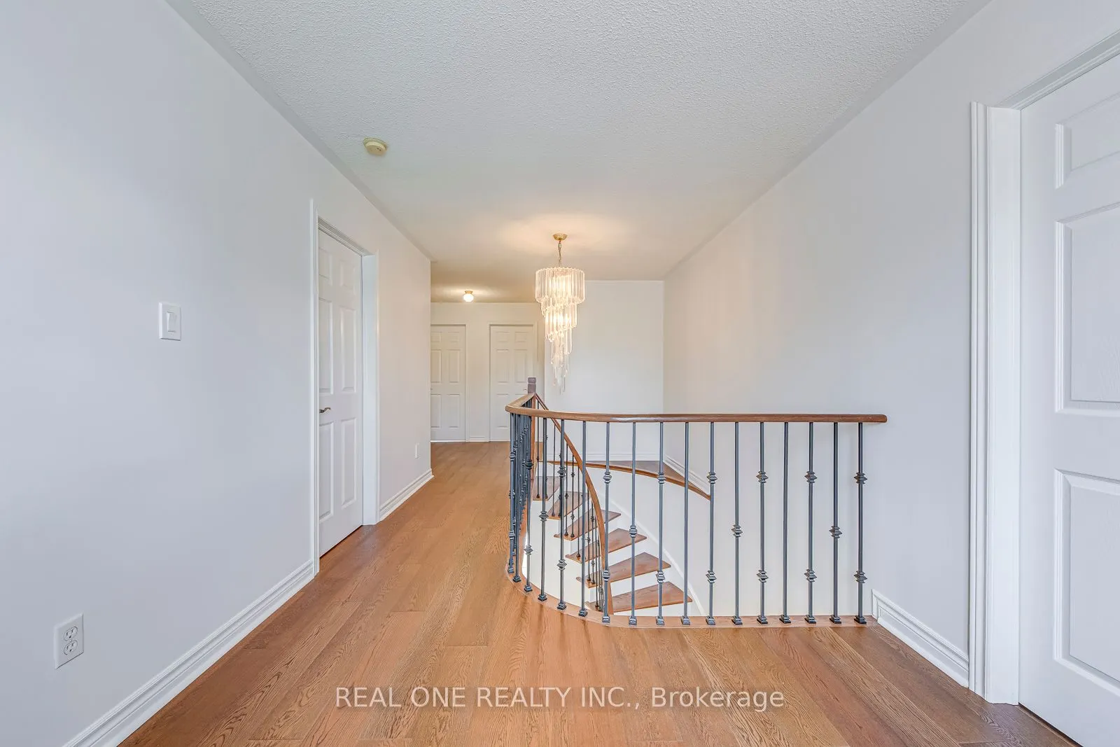 5192 Castlefield Drive