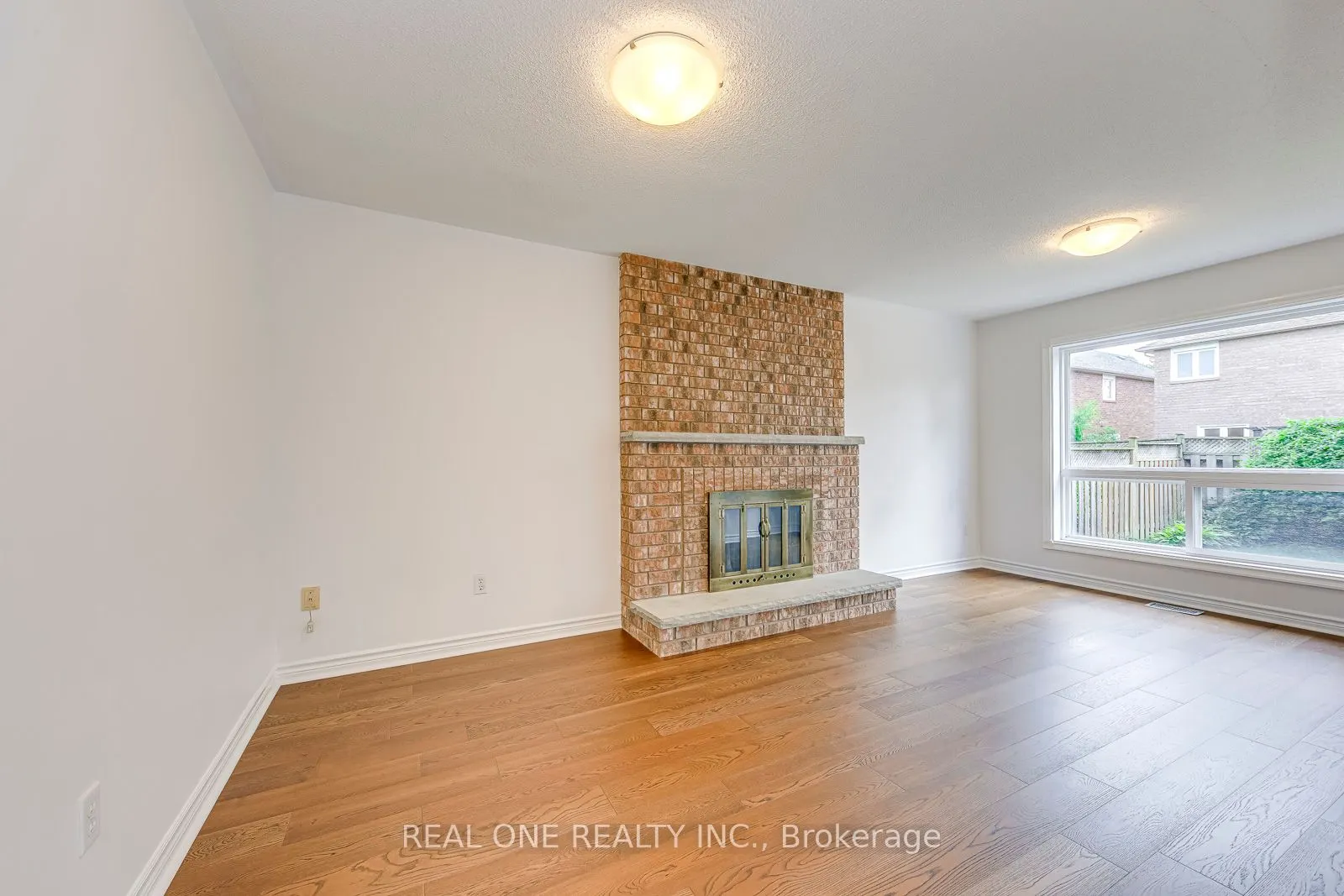 5192 Castlefield Drive