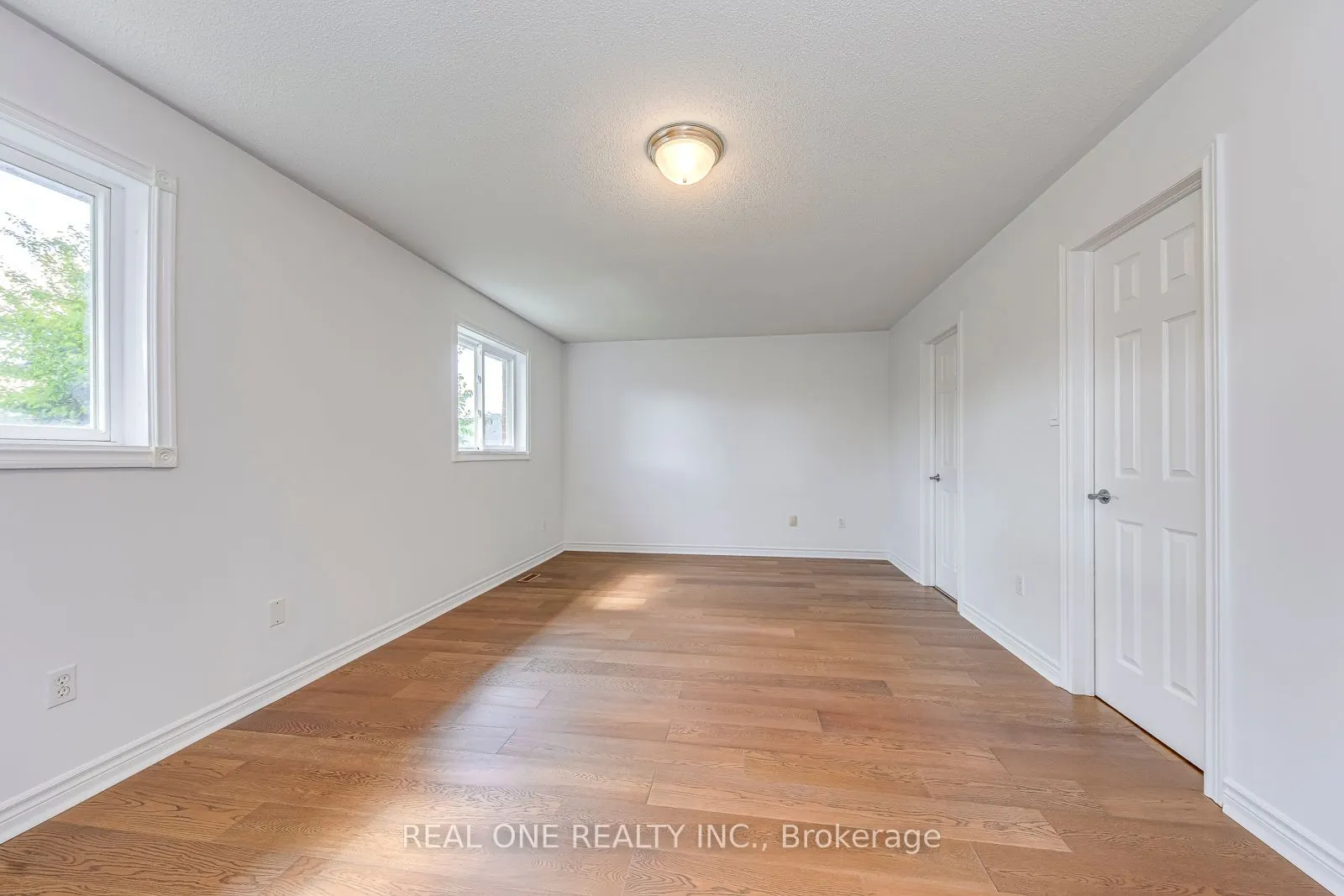 5192 Castlefield Drive
