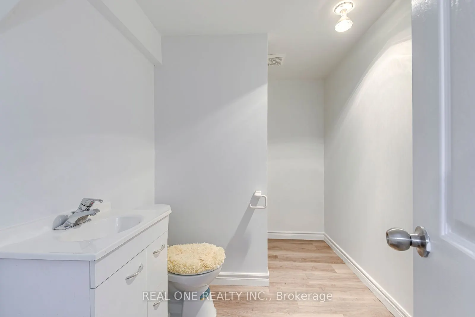 5192 Castlefield Drive