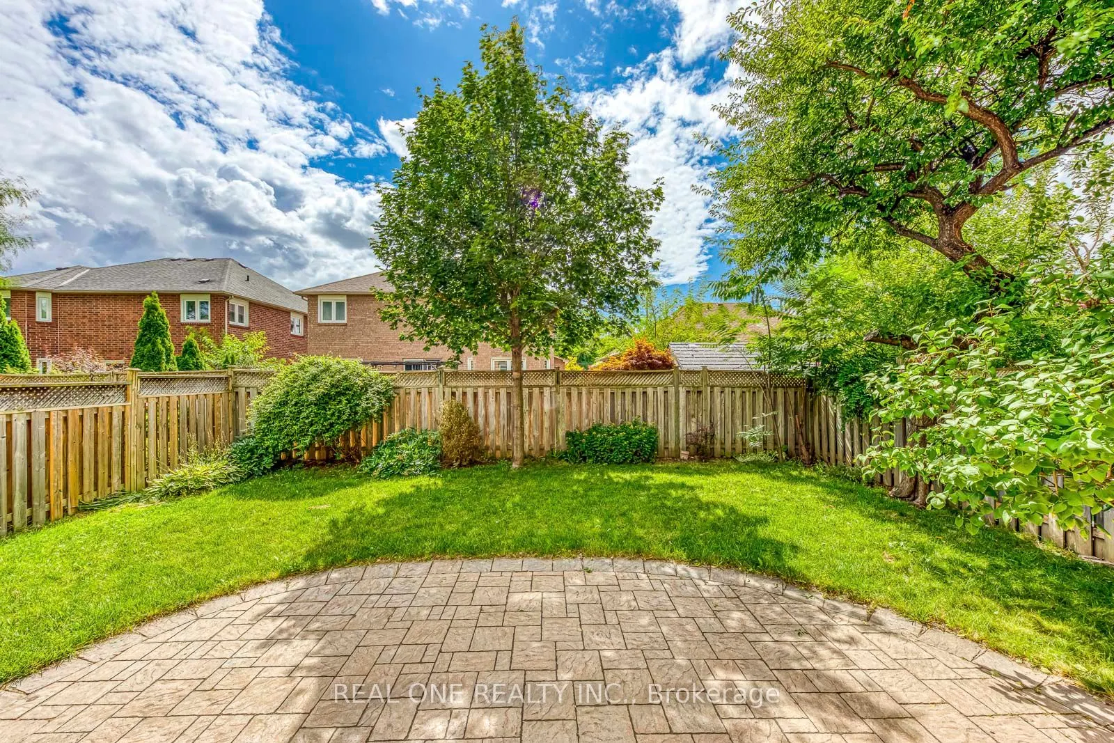 5192 Castlefield Drive