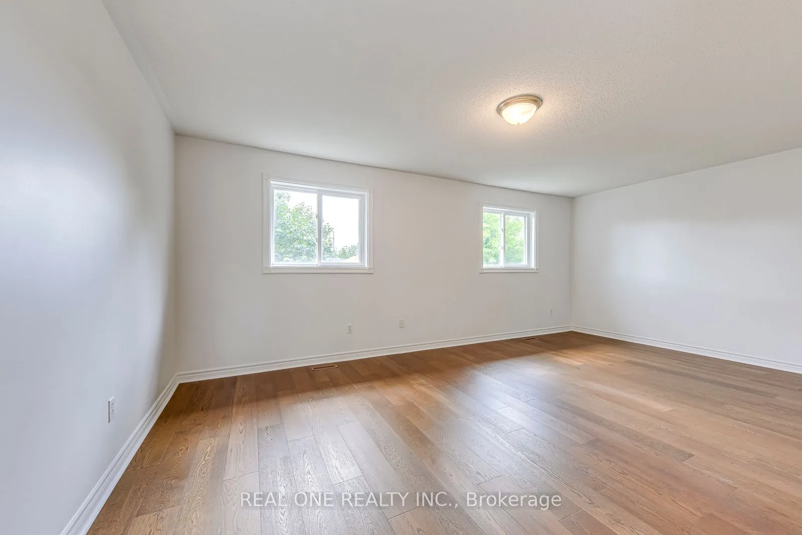 5192 Castlefield Drive