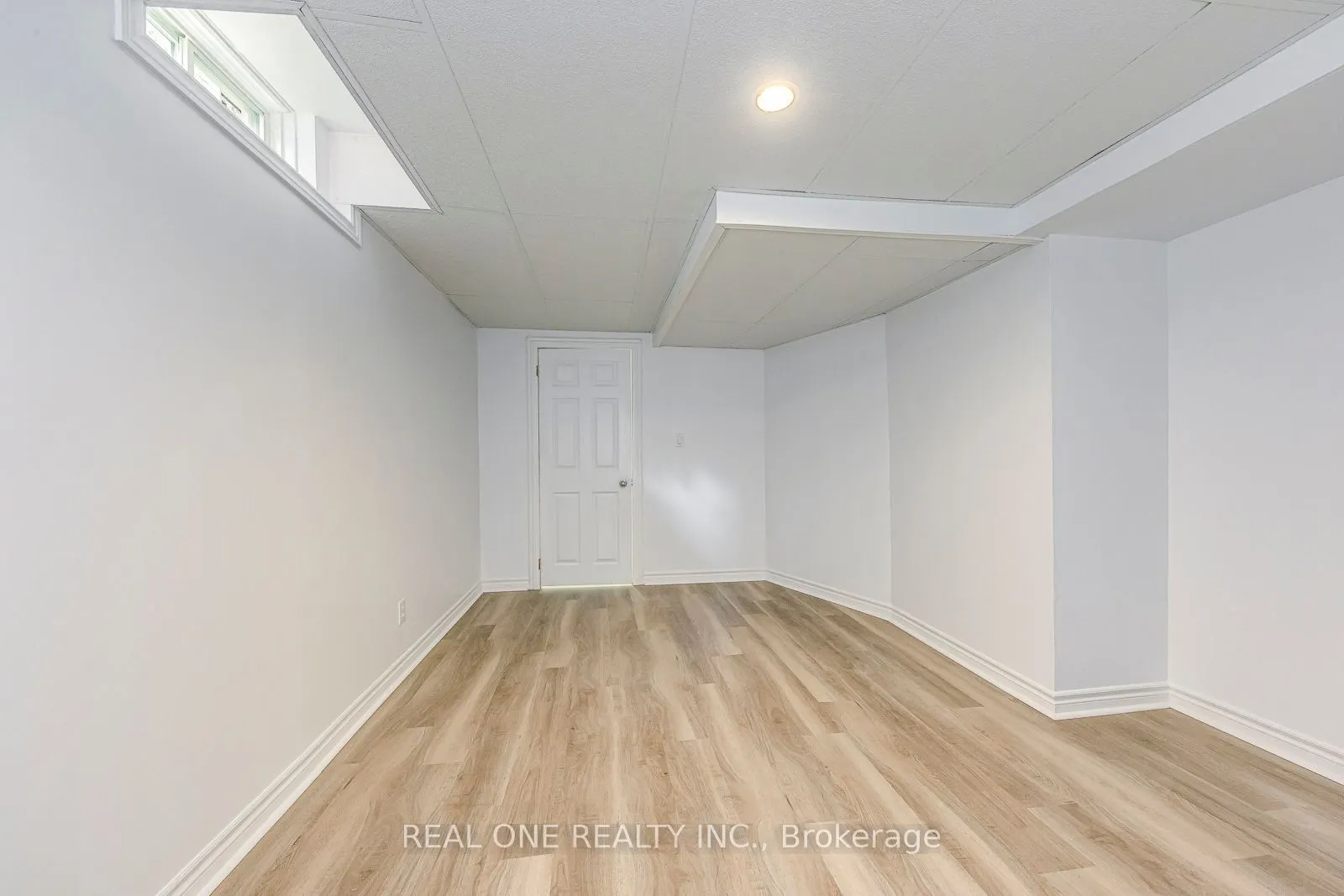 5192 Castlefield Drive
