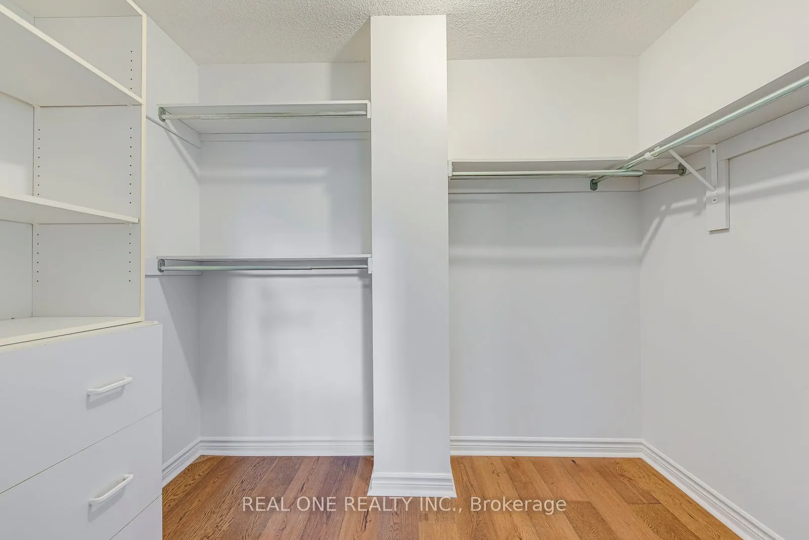 5192 Castlefield Drive