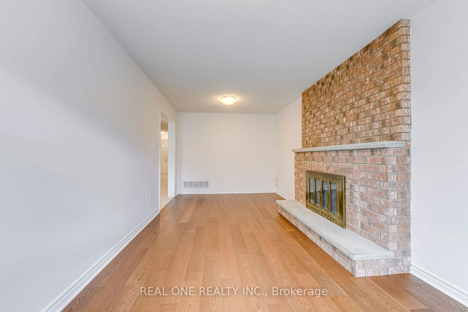 5192 Castlefield Drive