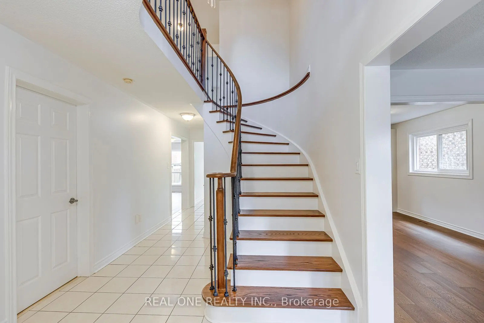 5192 Castlefield Drive