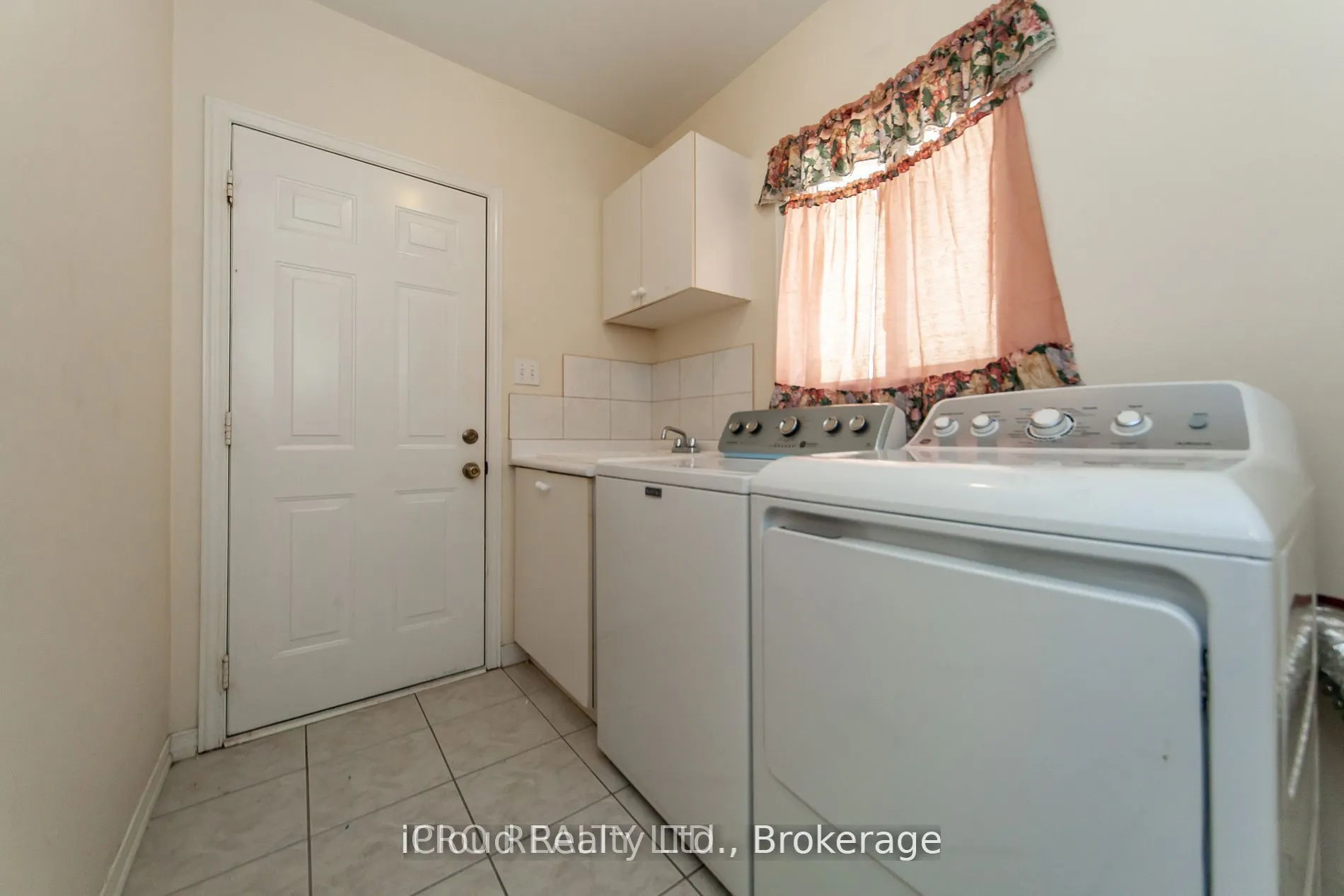 3391 Crimson King Circle
