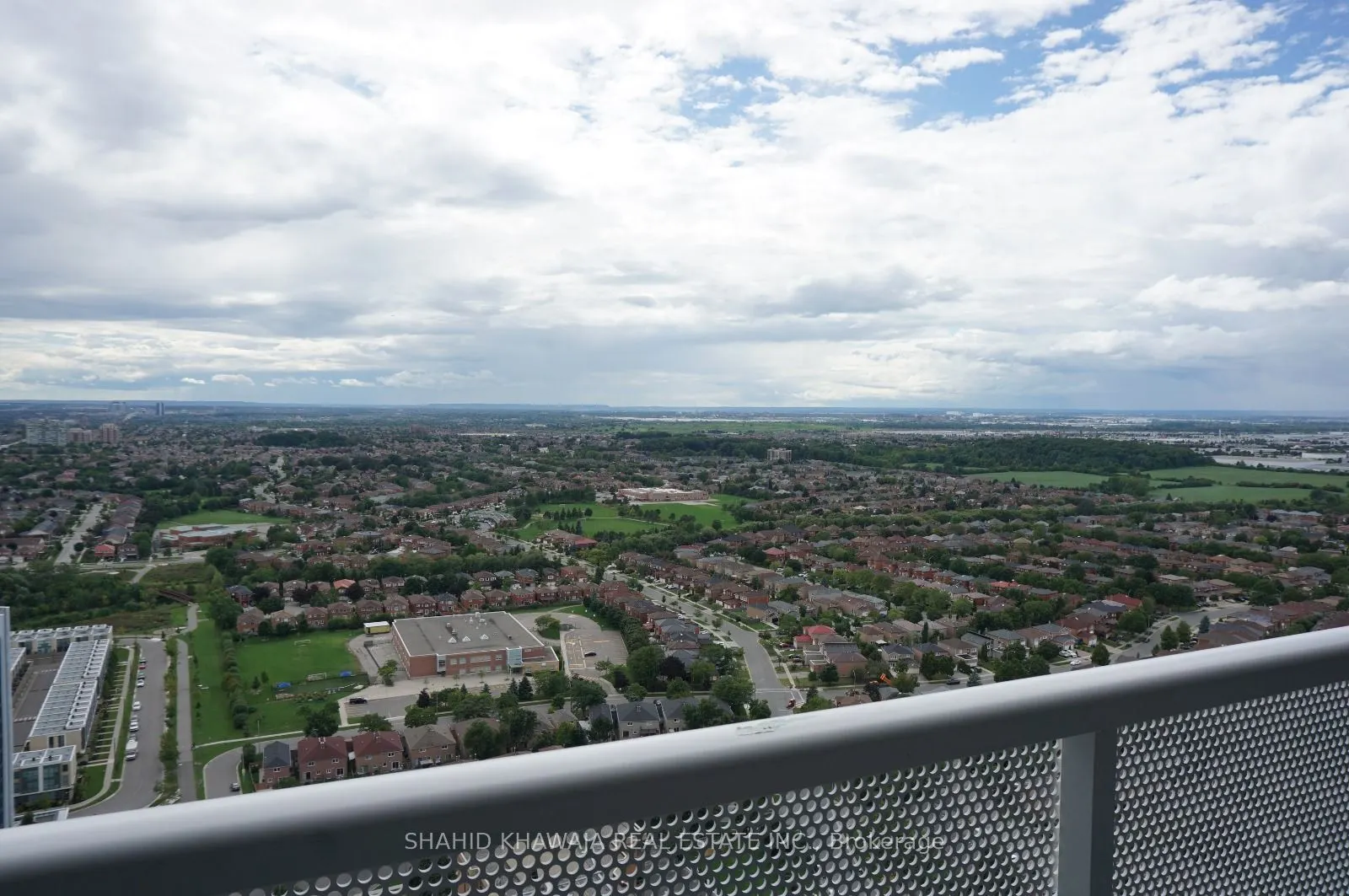 5105 Hurontario Street, #3206