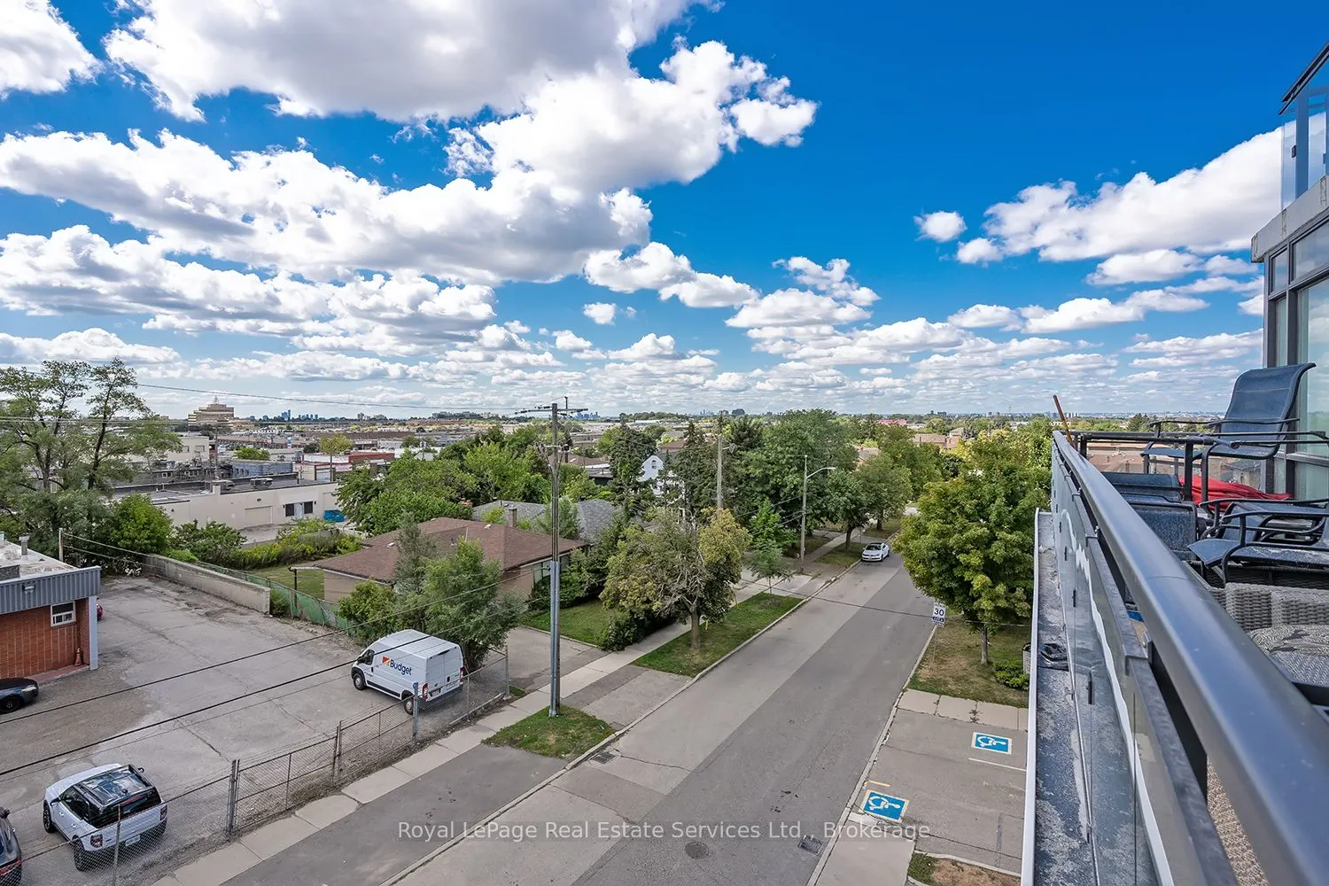 16 McAdam Avenue, #410