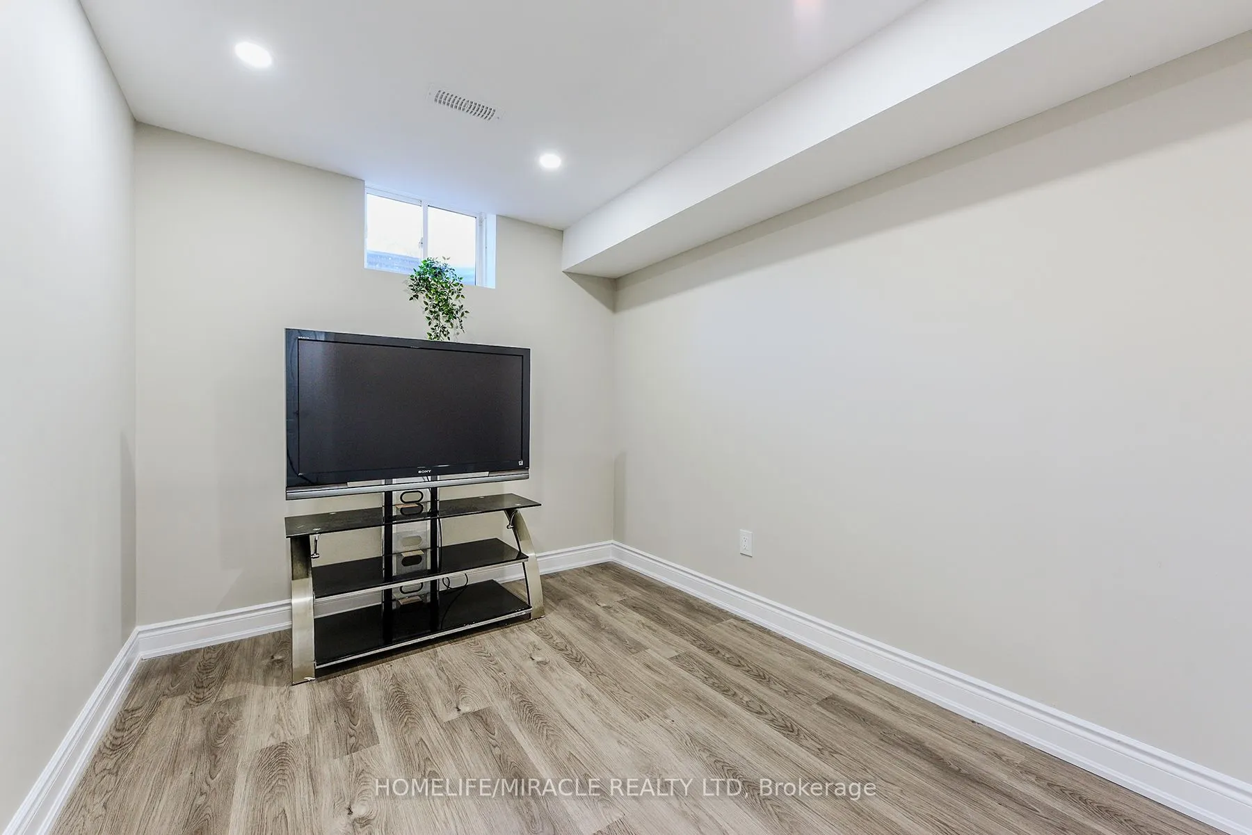 122 Bonnie Braes Drive