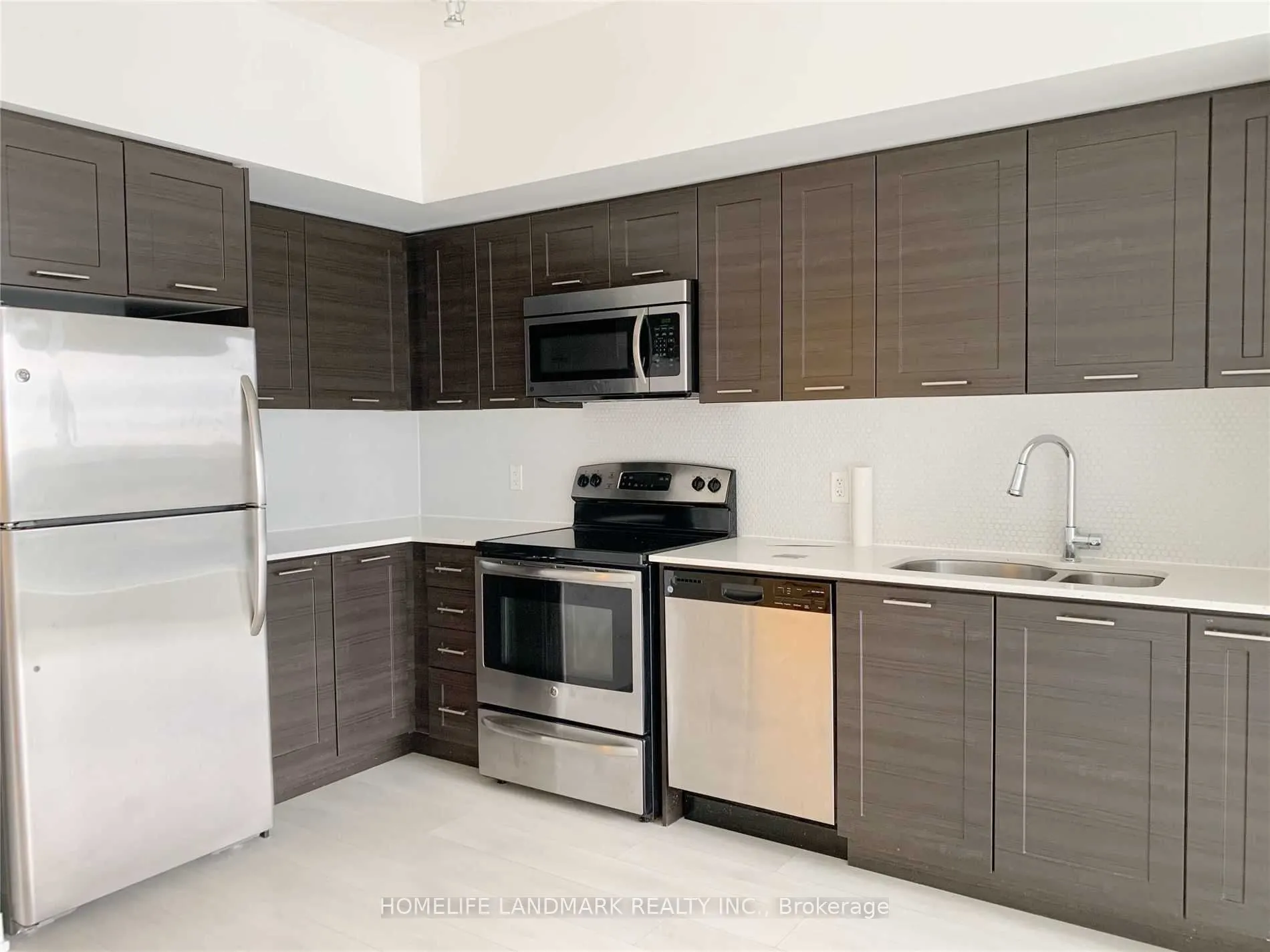 2212 Lakeshore Boulevard W, #910
