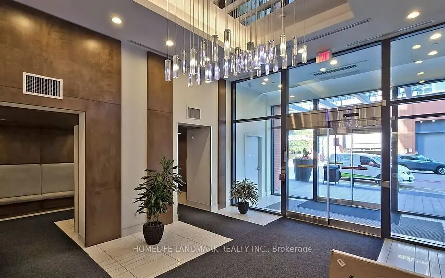 2212 Lakeshore Boulevard W, #910