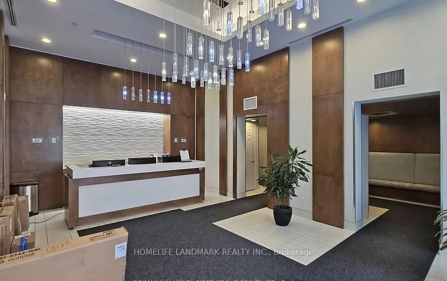 2212 Lakeshore Boulevard W, #910