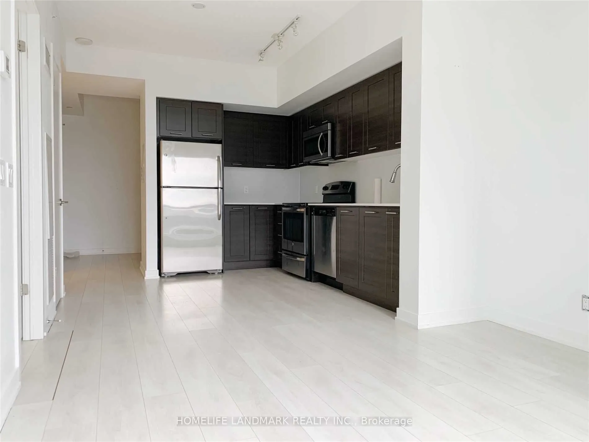 2212 Lakeshore Boulevard W, #910