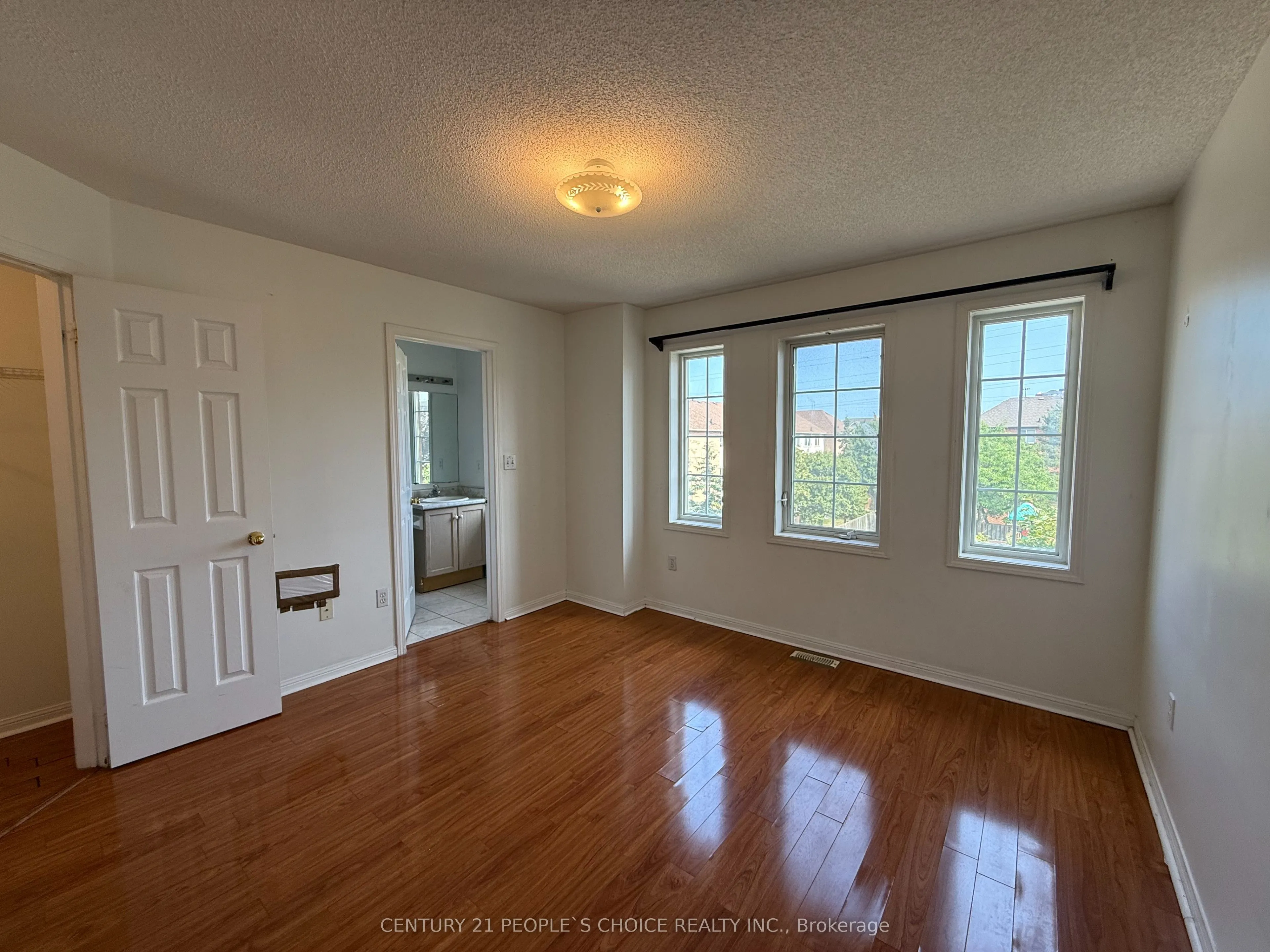 80 Acorn Place, #182