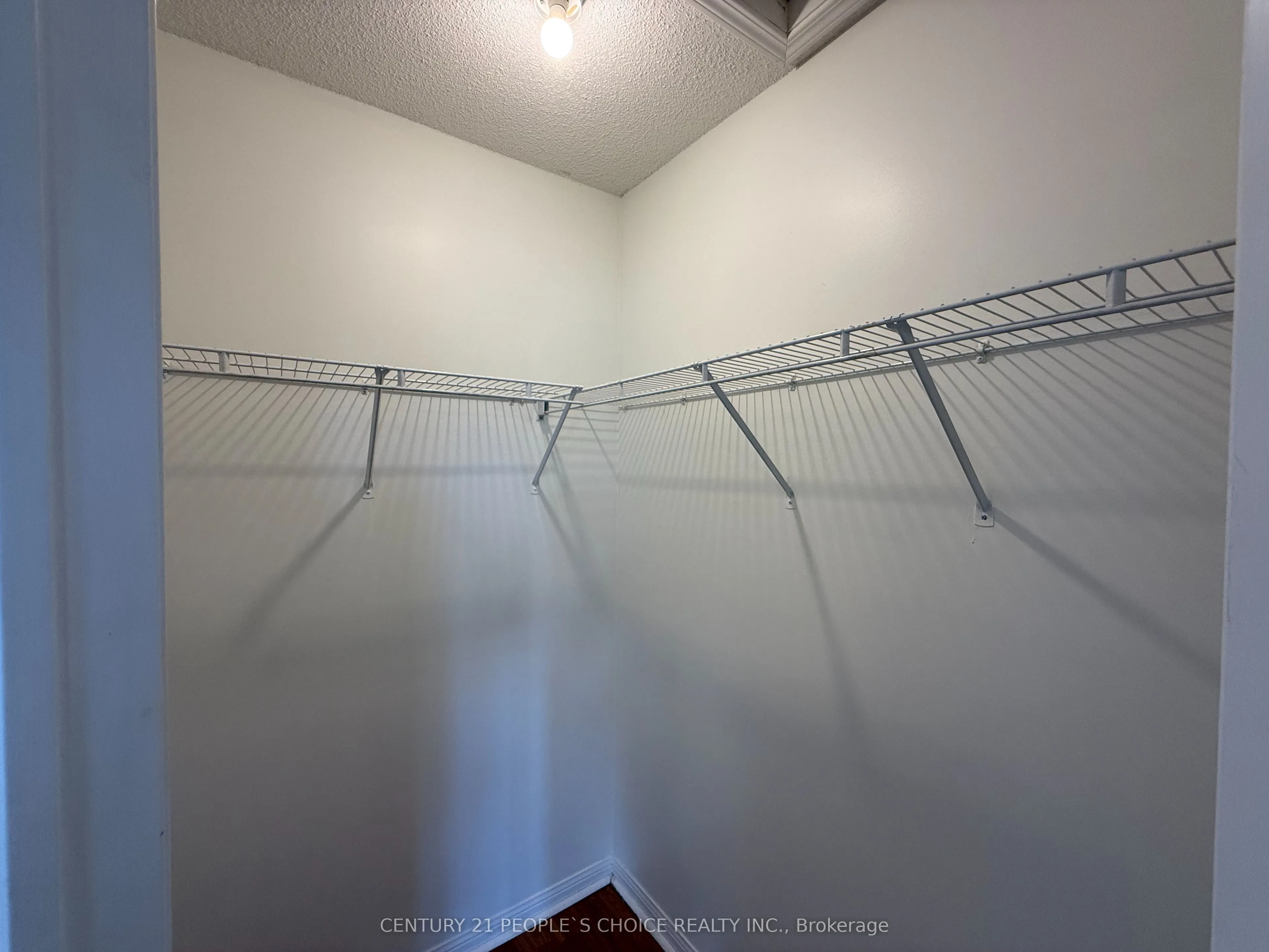 80 Acorn Place, #182