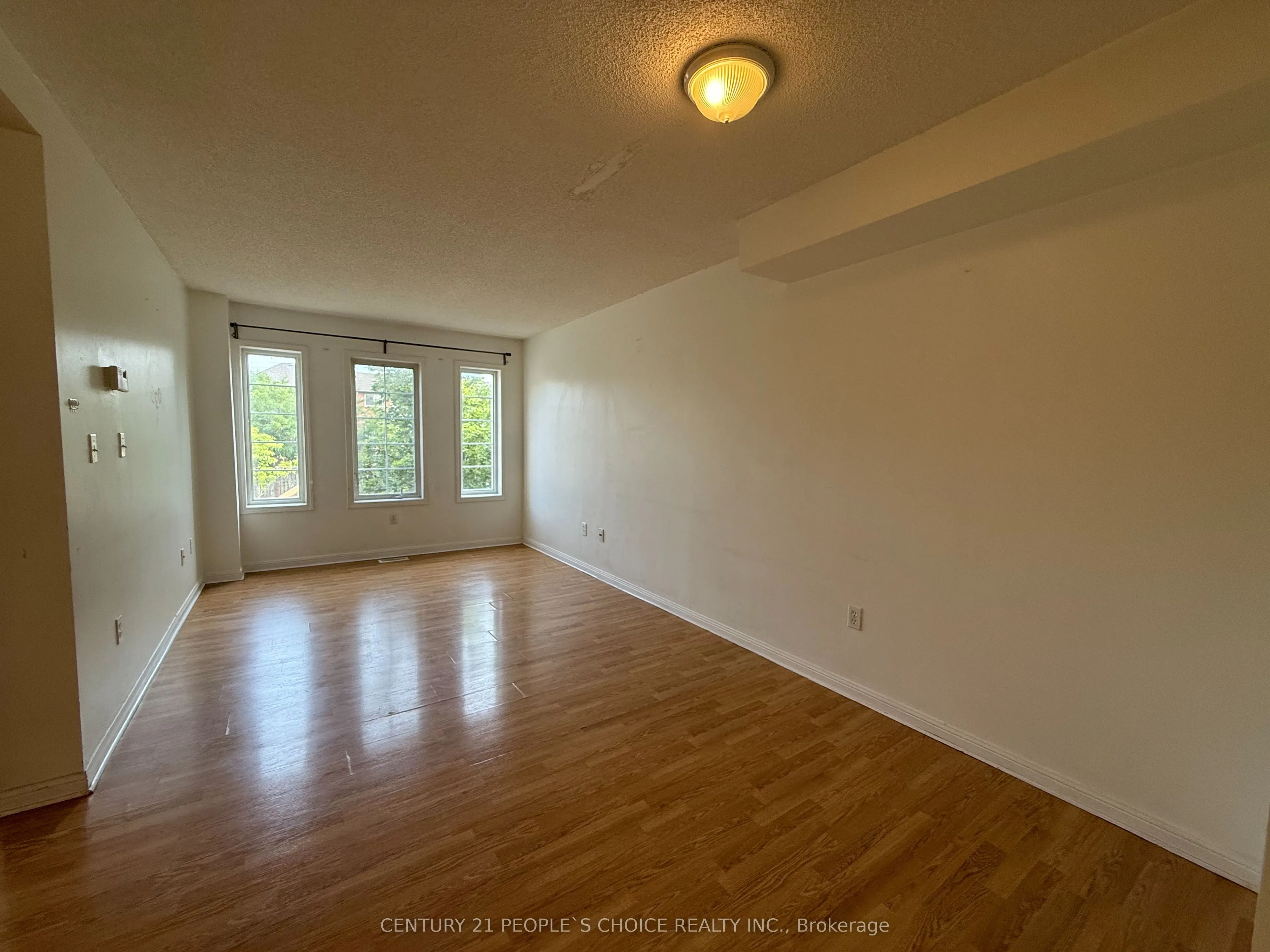 80 Acorn Place, #182